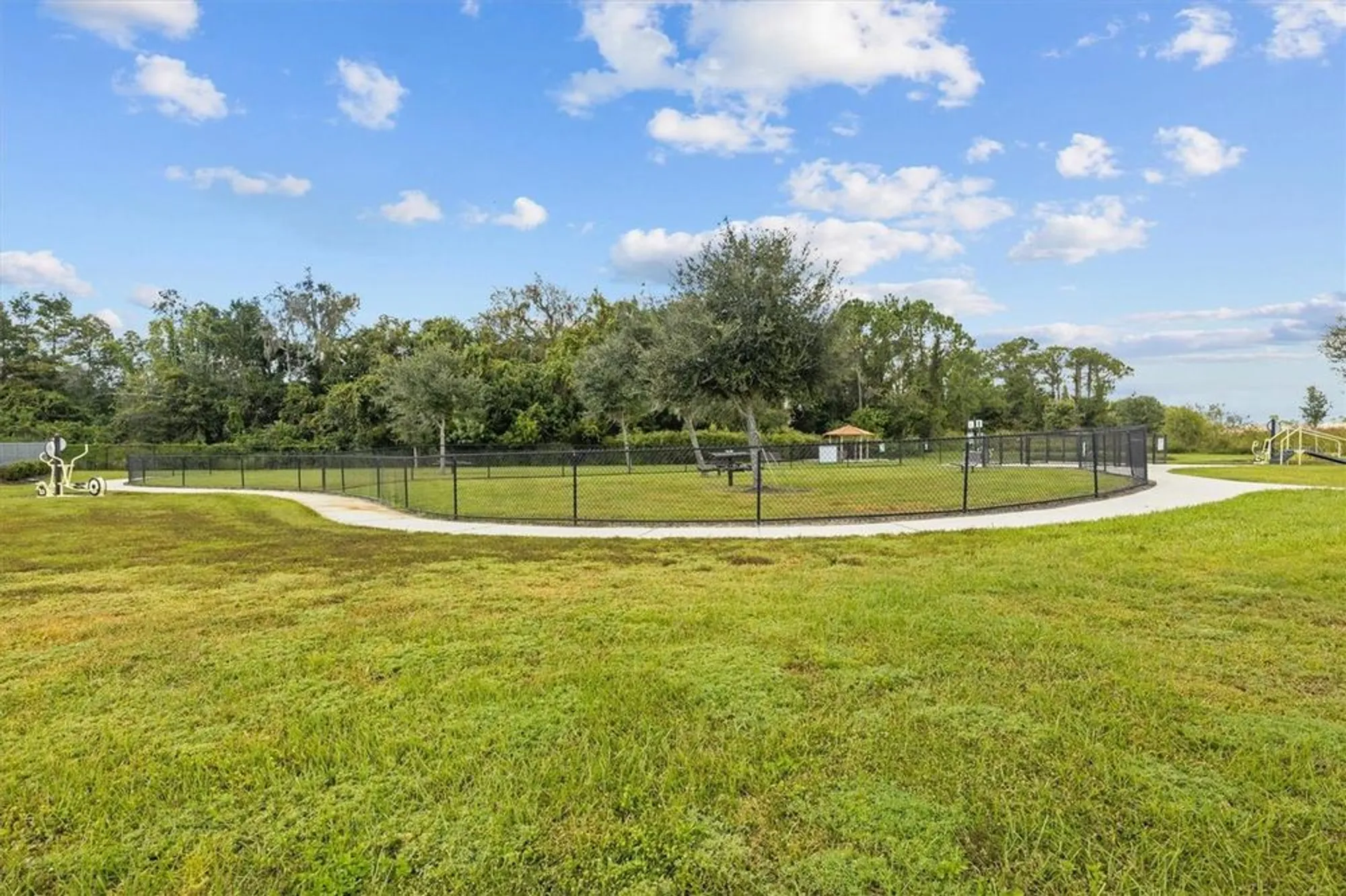 Property Slideshow image 27 of 34 | 2853 attwater loop, Winter Haven, FL, 33884
