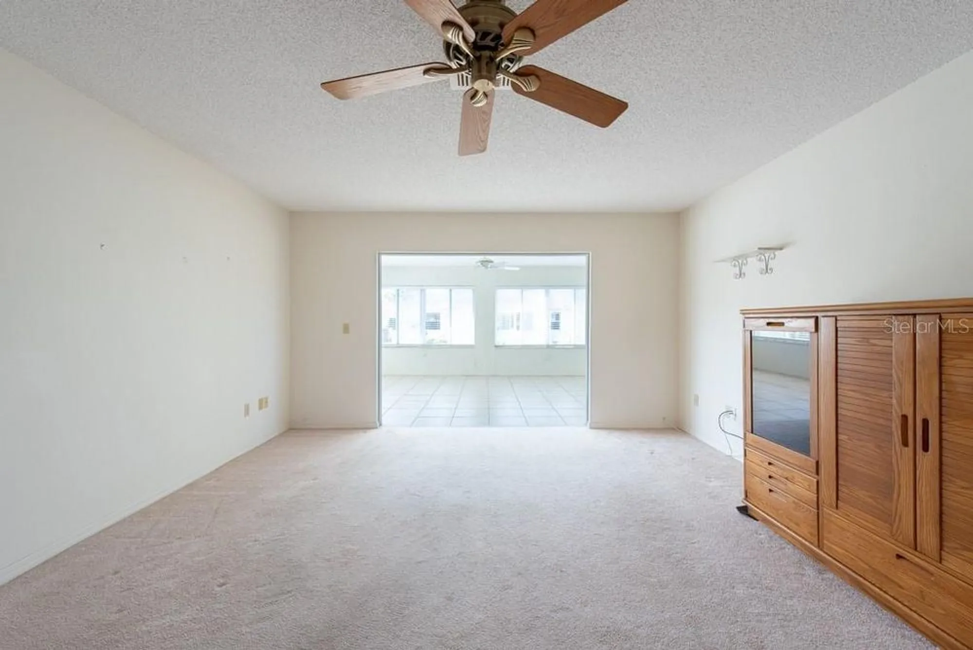 Property Slideshow image 6 of 44 | 106 silverbell ct, Sun City Center, FL, 33573