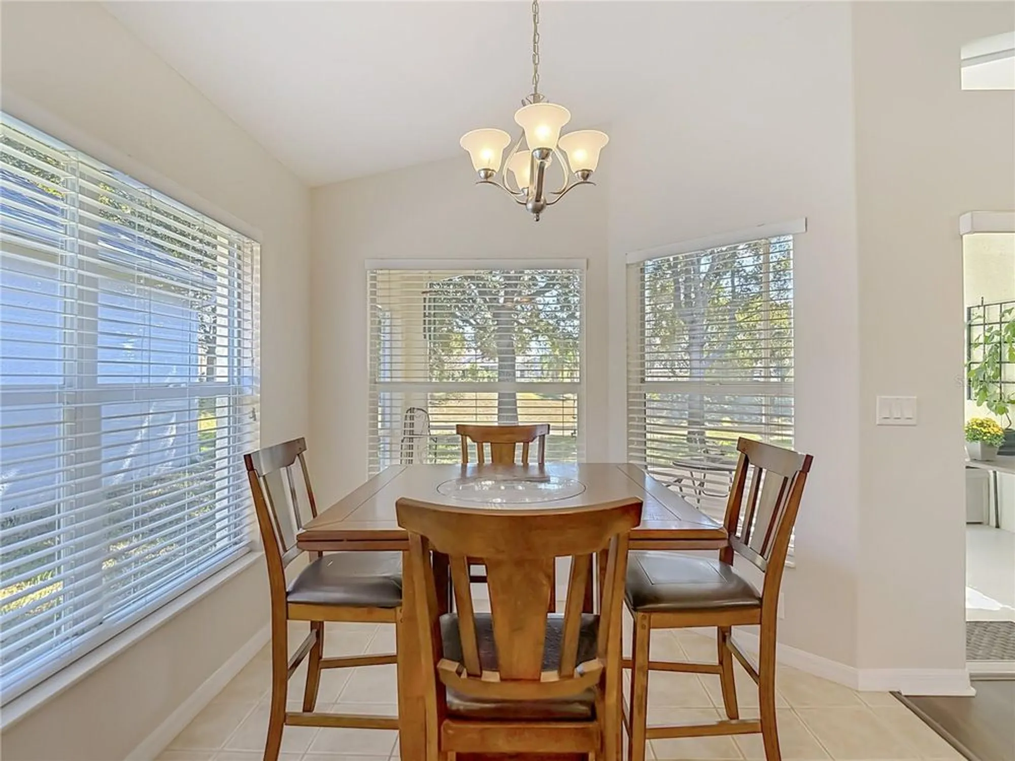 Property Slideshow image 19 of 48 | 456 greenwich cir, Spring Hill, FL, 34609