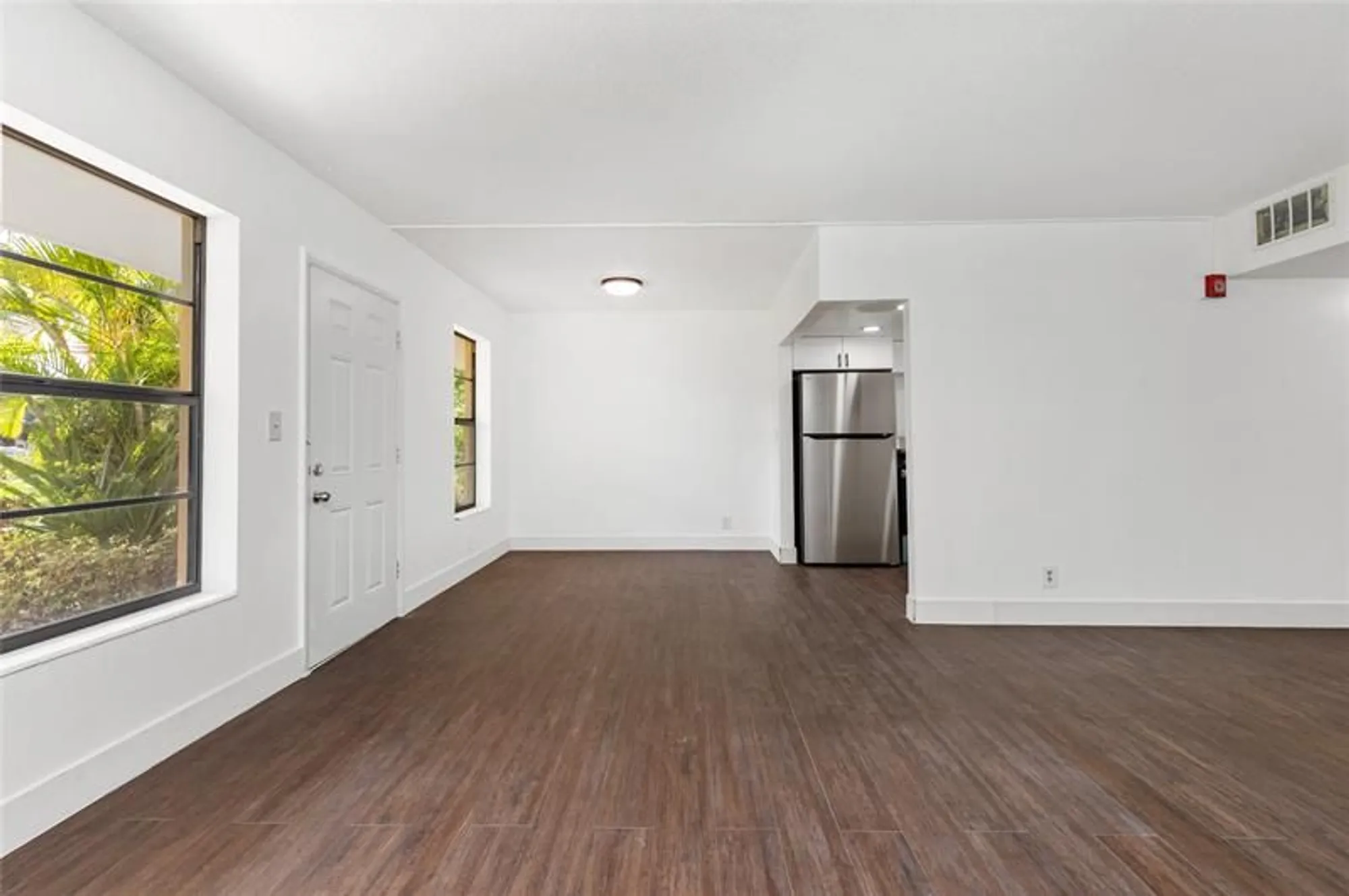 Property Slideshow image 11 of 39 | 3081 nw 47th ter 107, Lauderdale Lakes, FL, 33313