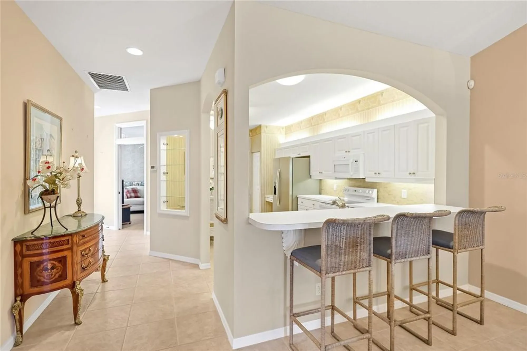 Property Slideshow image 7 of 51 | 875 chalmers dr 11, Venice, FL, 34293