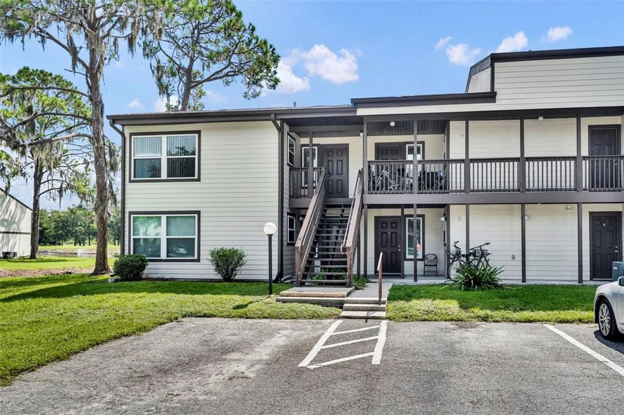 Property Slideshow image 2 of 43 | 19201 sandalwood dr # 19201, Wildwood, FL, 34785