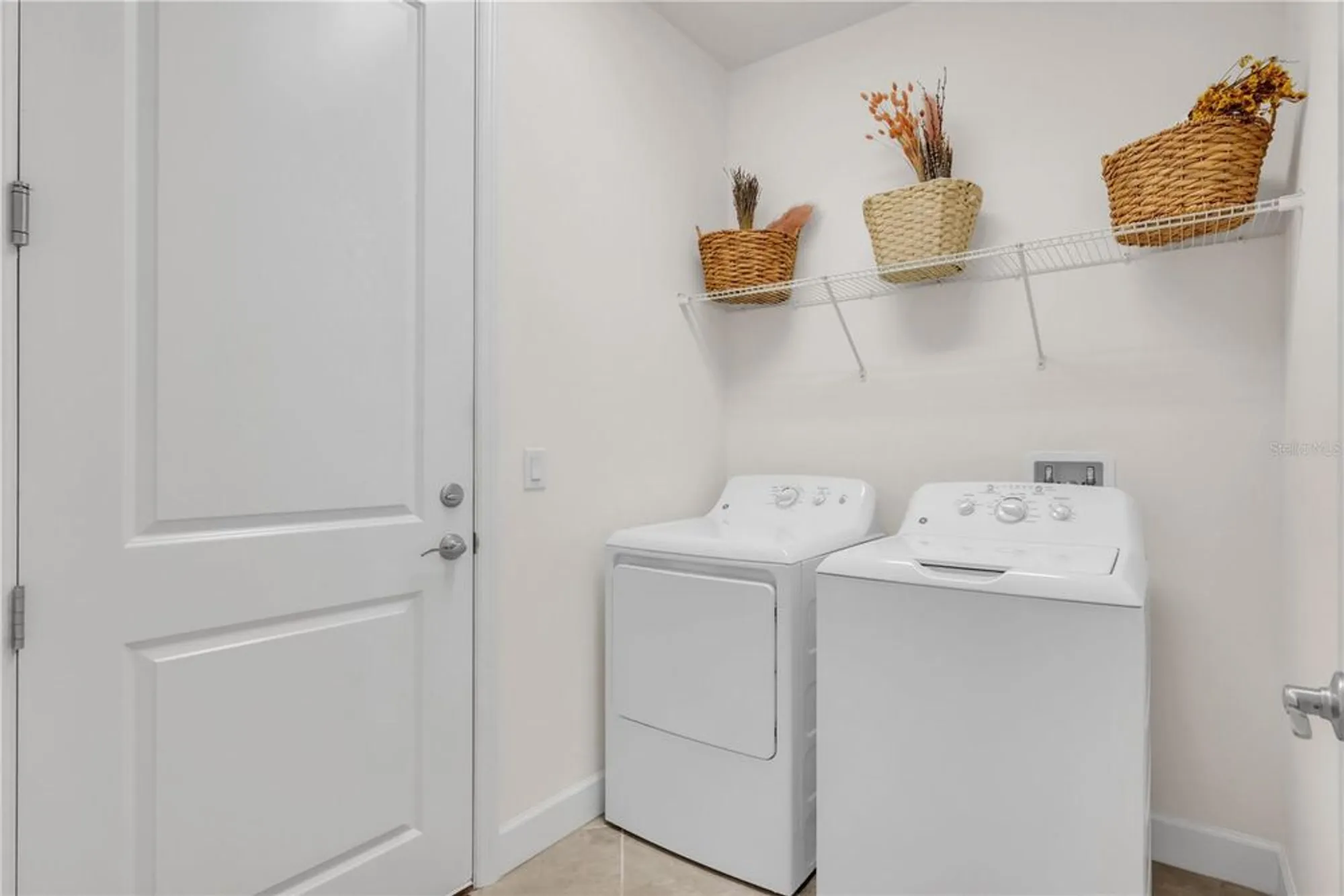 Property Slideshow image 26 of 48 | 15513 santa pola dr, Wimauma, FL, 33598