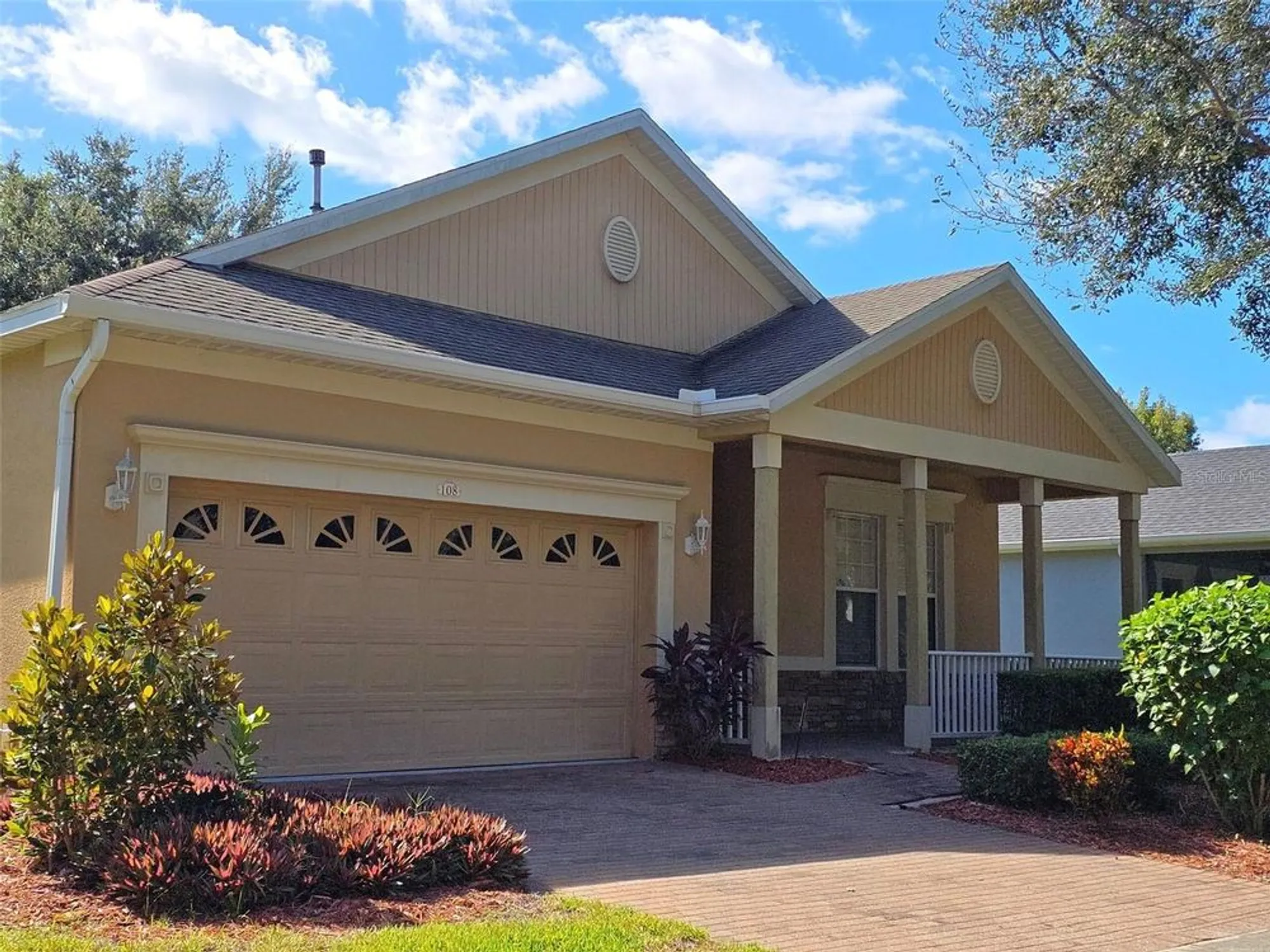 Property Slideshow image 1 of 49 | 108 crescent moon dr, Groveland, FL, 34736