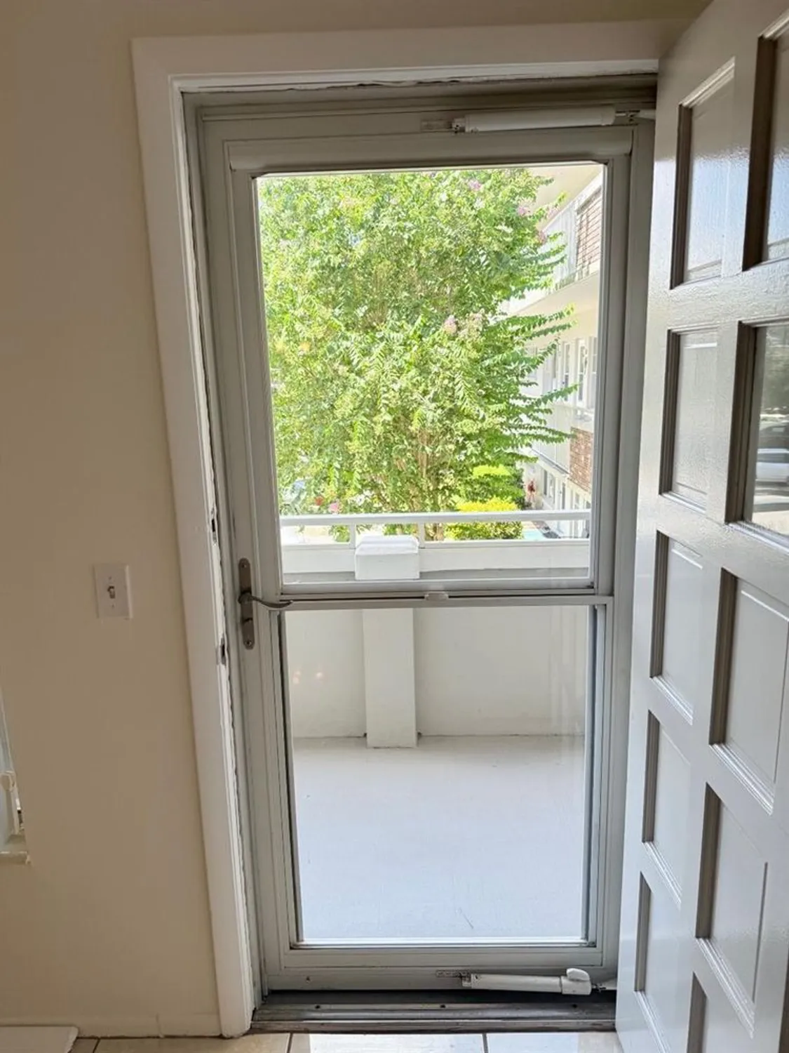 Property Slideshow image 9 of 31 | 2426 persian dr apt 38, Clearwater, FL, 33763