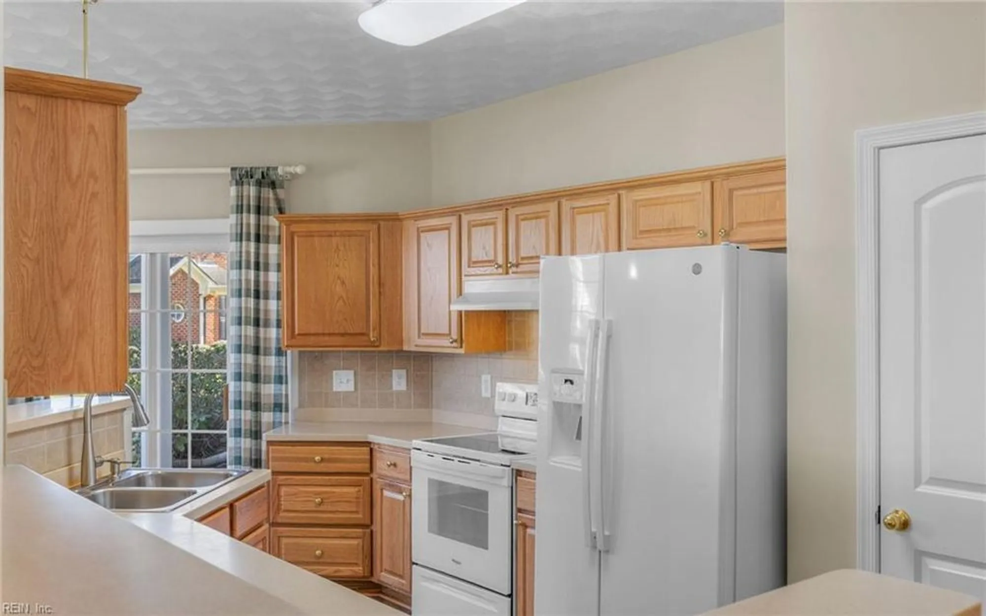 Property Slideshow image 17 of 48 | 2825 loveliness ct, Virginia Beach, VA, 23456
