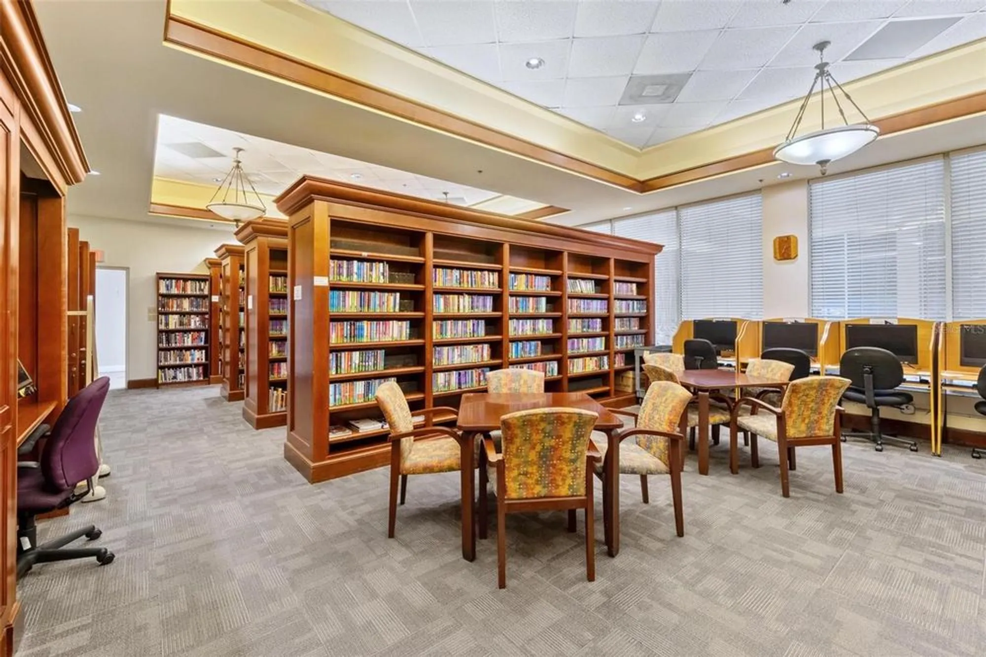 Property Slideshow image 32 of 33 | 201 bedford trl apt 123, Sun City Center, FL, 33573