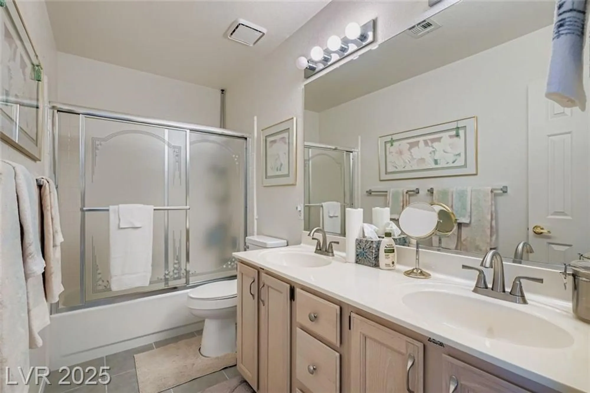 Property Slideshow image 20 of 49 | 5245 roca ln, Las Vegas, NV, 89130