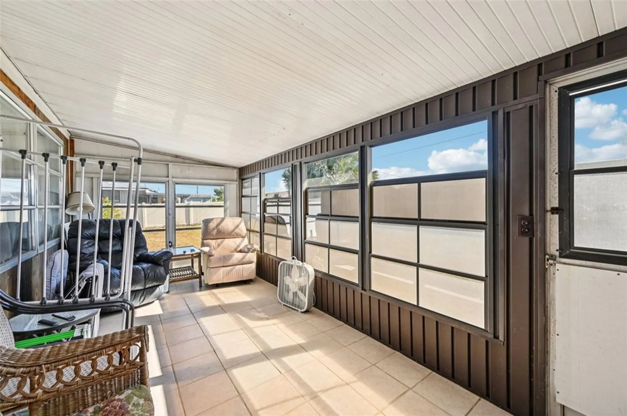 Property Slideshow image 20 of 48 | 722 tam o shanter ave, Sun City Center, FL, 33573