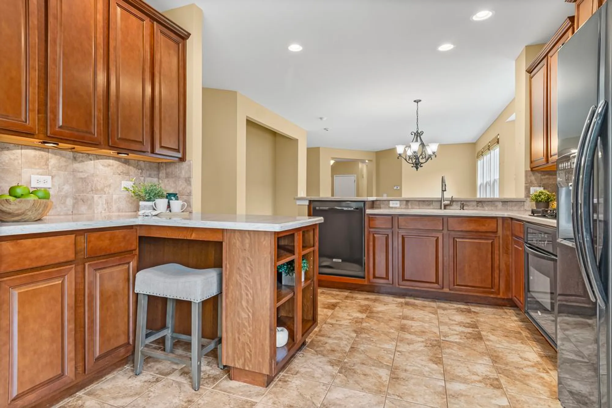 Property Slideshow image 8 of 44 | 2905 normandy cir, Naperville, IL, 60564