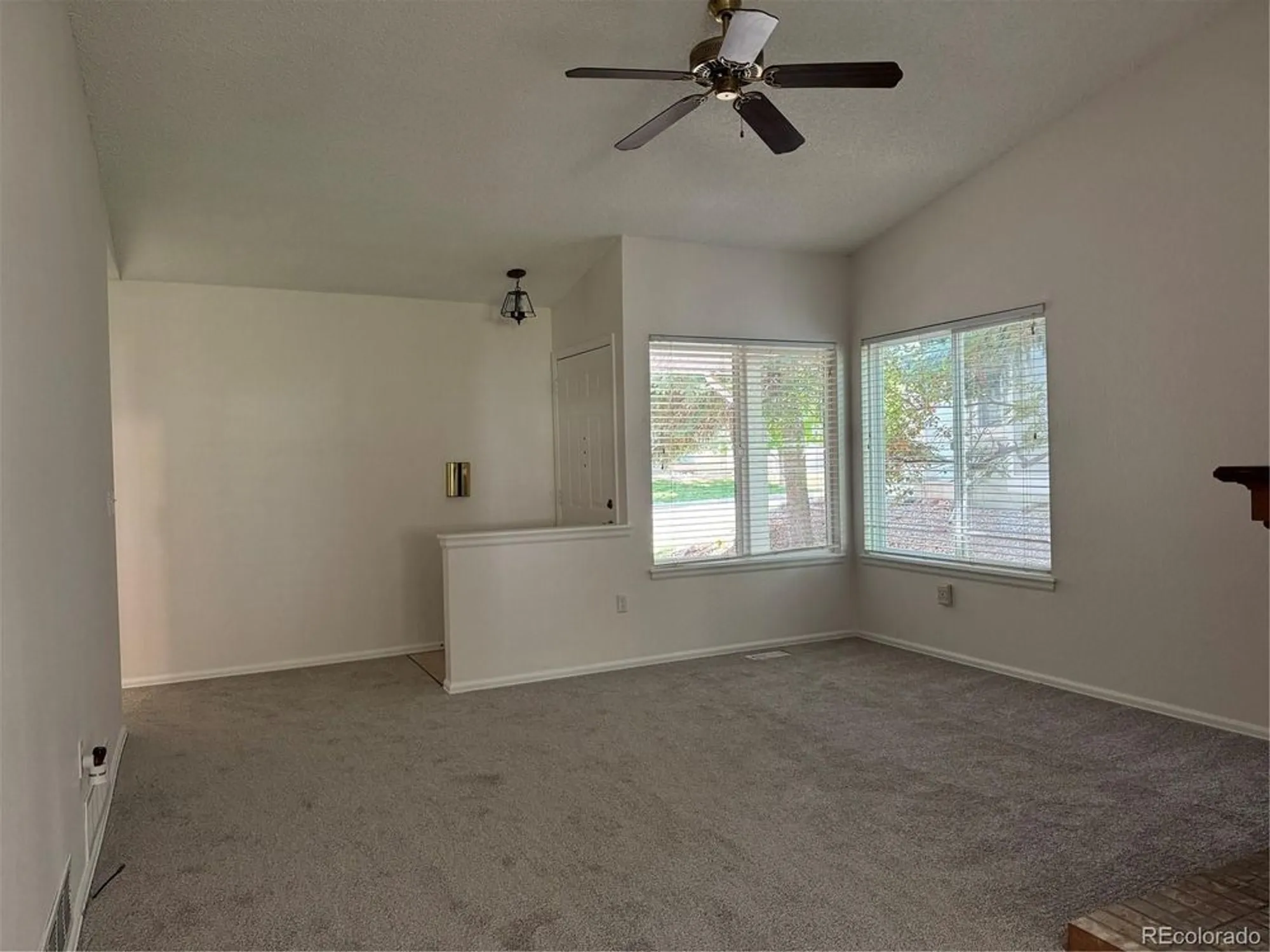 Property Slideshow image 3 of 31 | 41 canongate ln, Highlands Ranch, CO, 80130