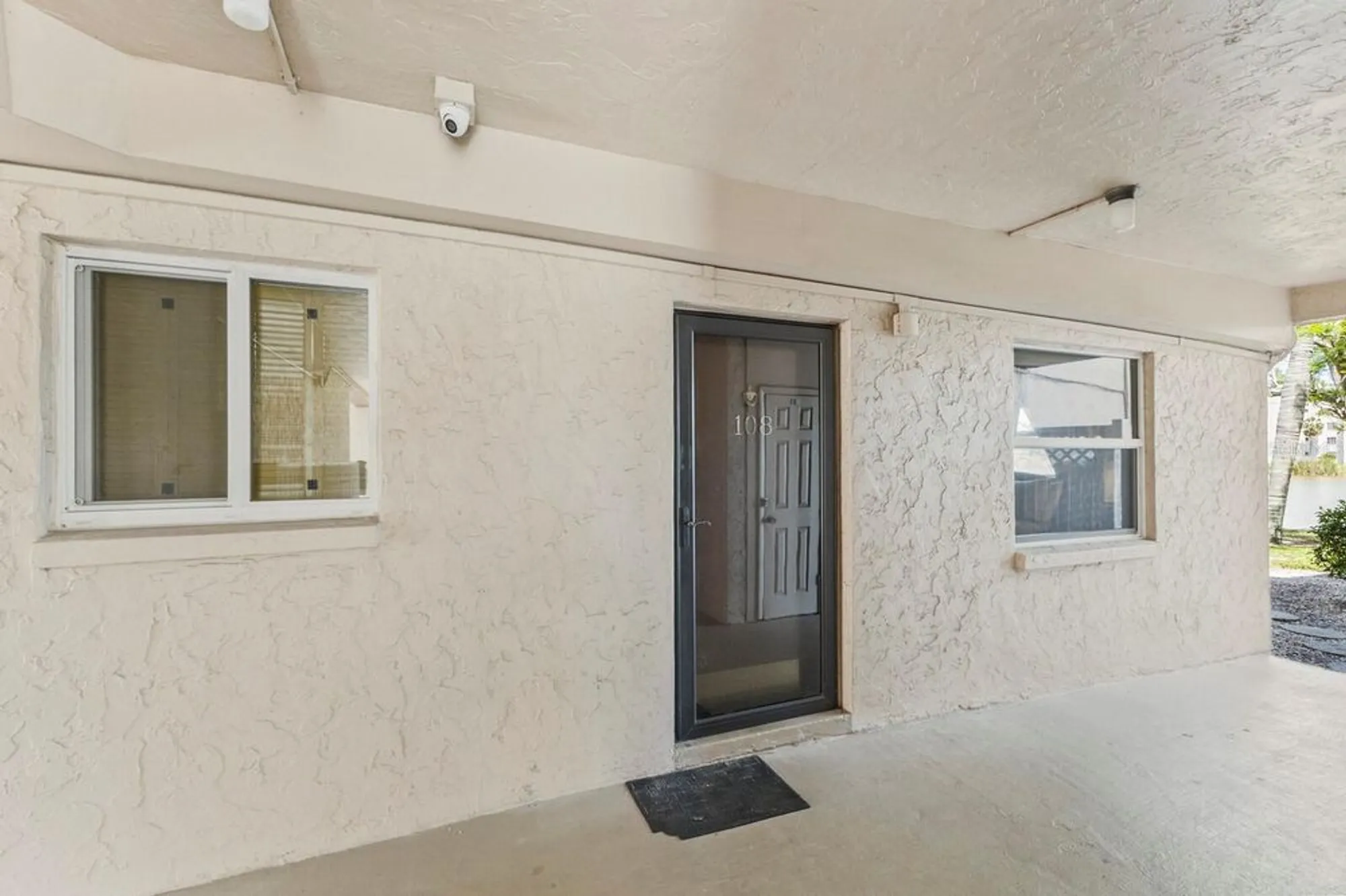 Property Slideshow image 3 of 35 | 4015 lake bayshore dr # 108, Bradenton, FL, 34205