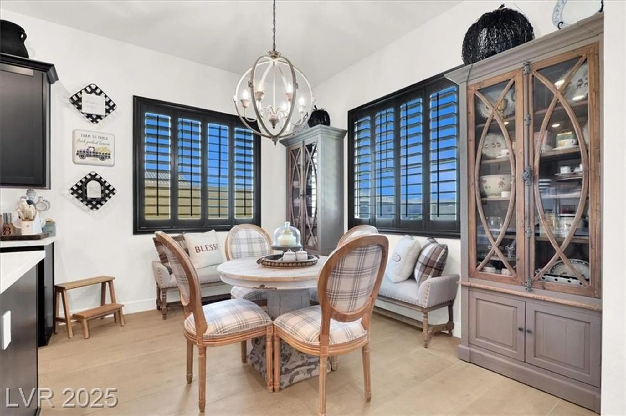 Property Slideshow image 9 of 45 | 727 chopin hills st, Henderson, NV, 89011