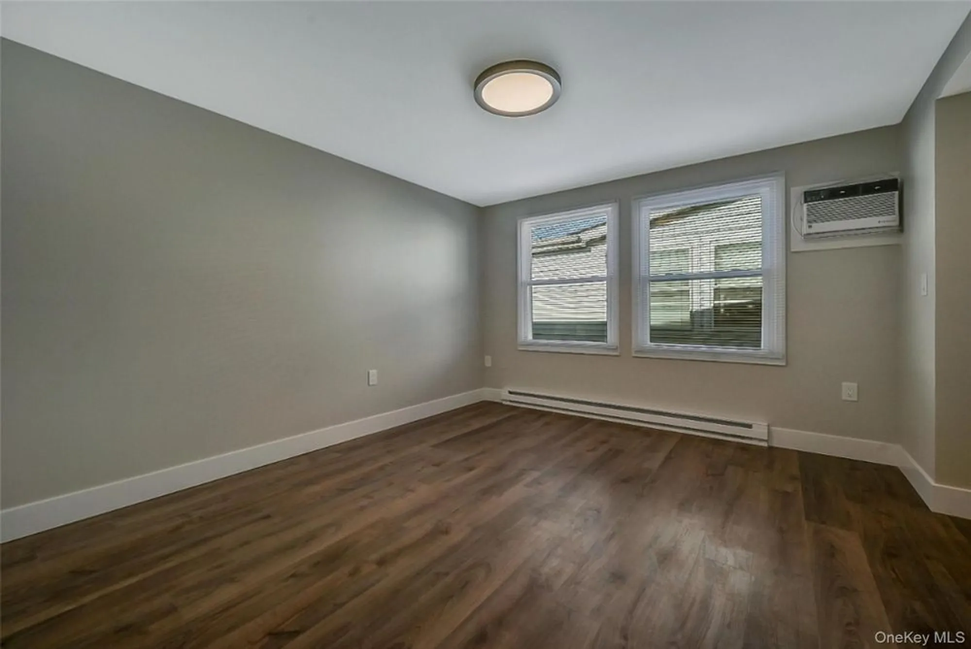 Property Slideshow image 14 of 40 | 23 limetree dr, Manorville, NY, 11949