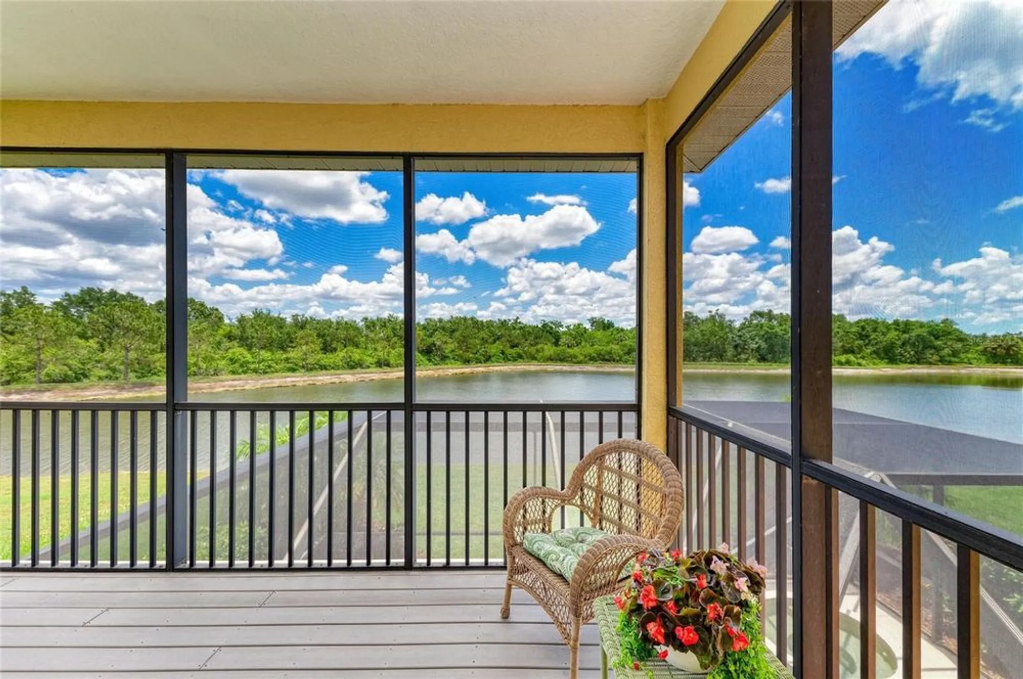 Property Slideshow image 13 of 89 | 235 river enclave ct, Bradenton, FL, 34212
