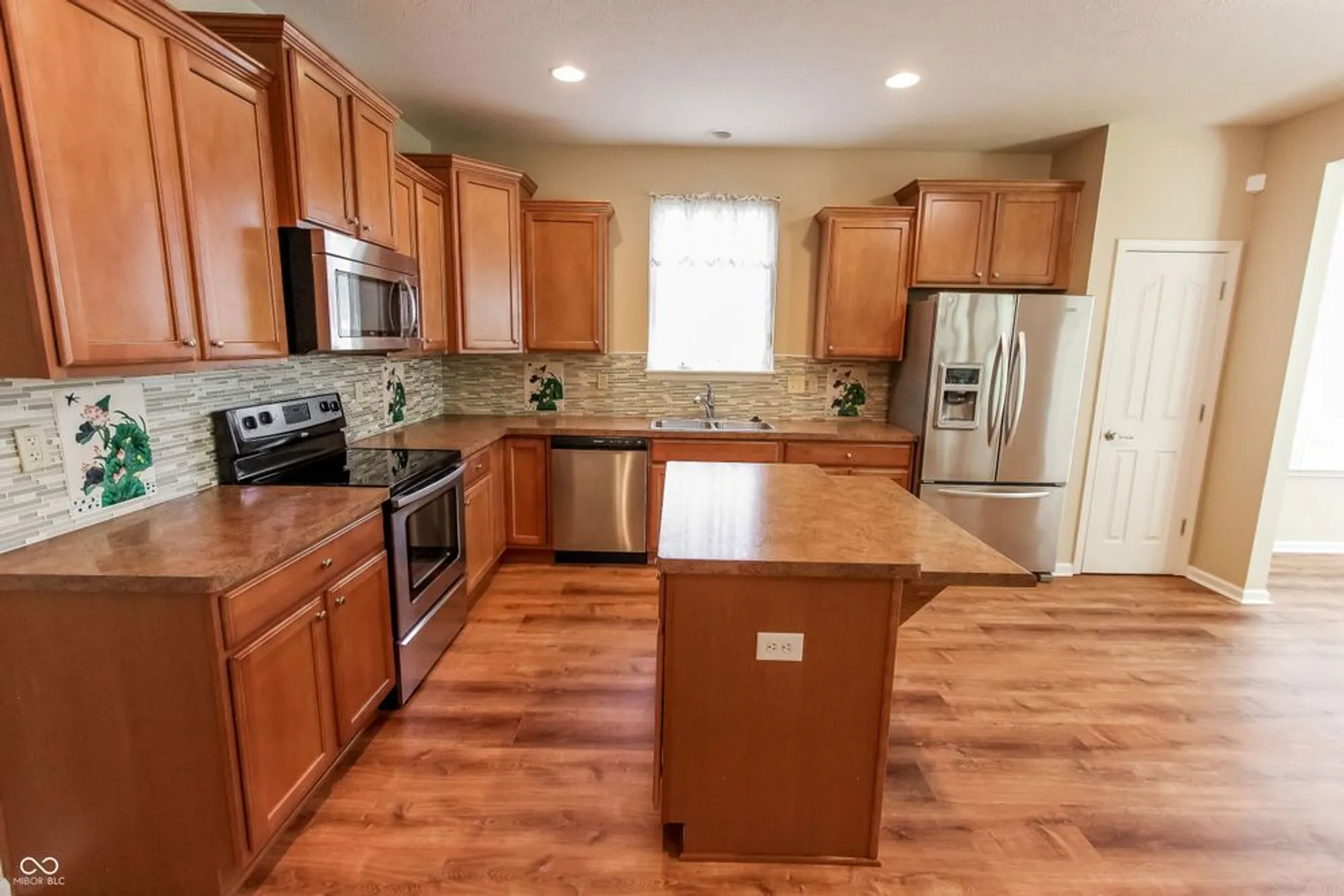 Property Slideshow image 28 of 52 | 15935 lambrusco way, Fishers, IN, 46037