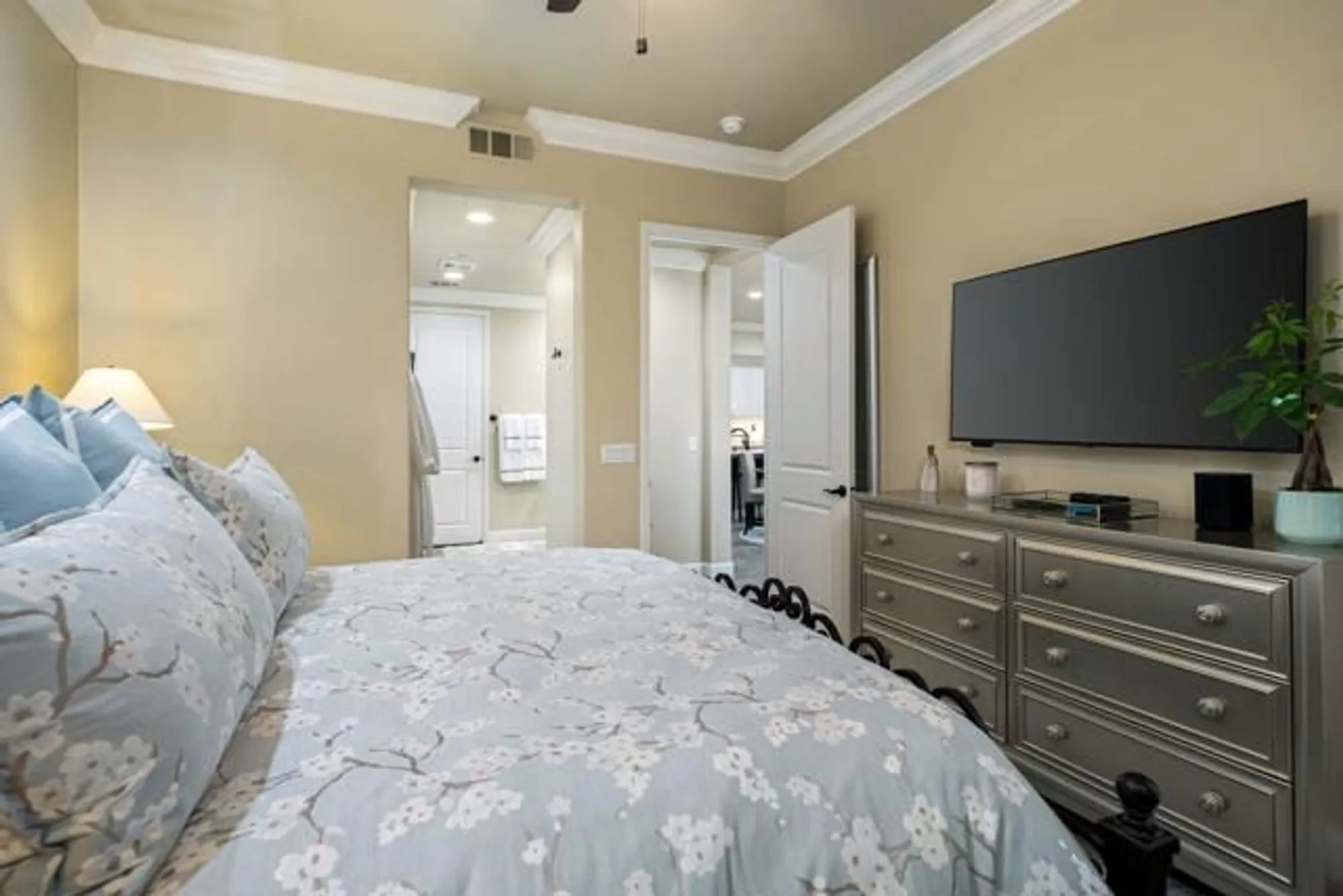 Property Slideshow image 19 of 37 | 2100 via calderia unit 2102, Palm Desert, CA, 92260
