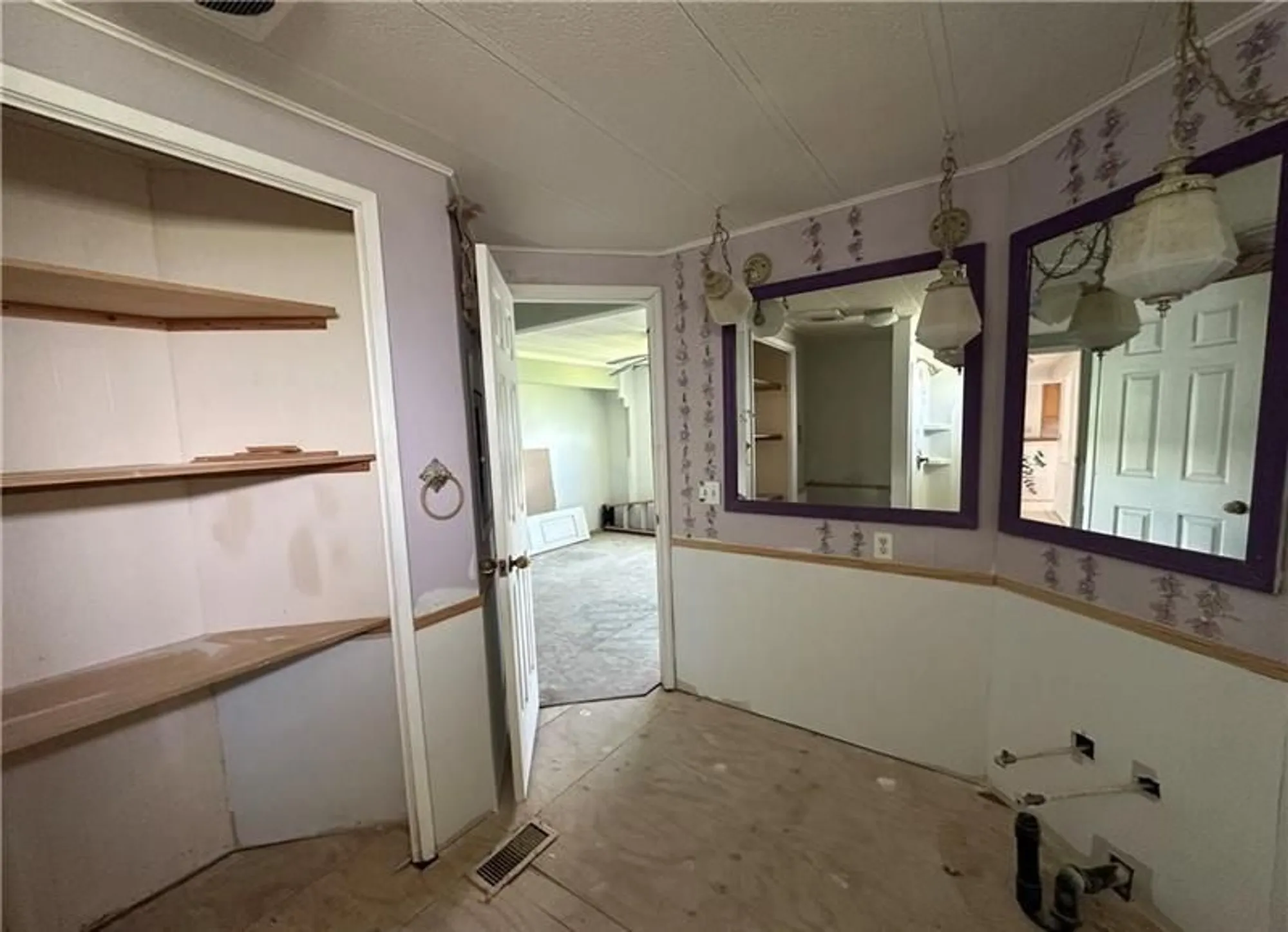 Property Slideshow image 23 of 39 | 14700 patrick henry rd # 1, North Fort Myers, FL, 33917