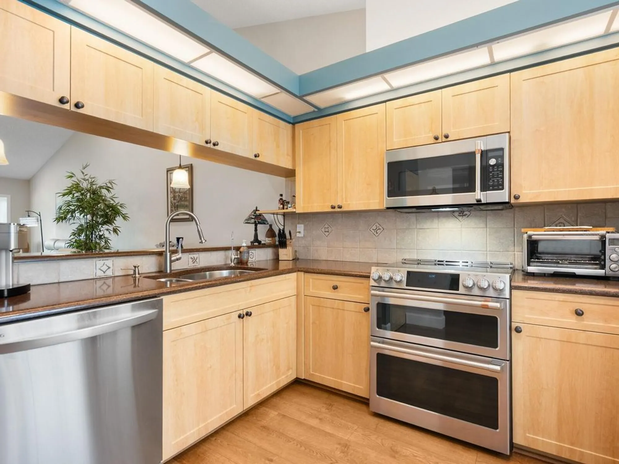 Property Slideshow image 16 of 73 | 6103 clubside dr # 6103, Sarasota, FL, 34243