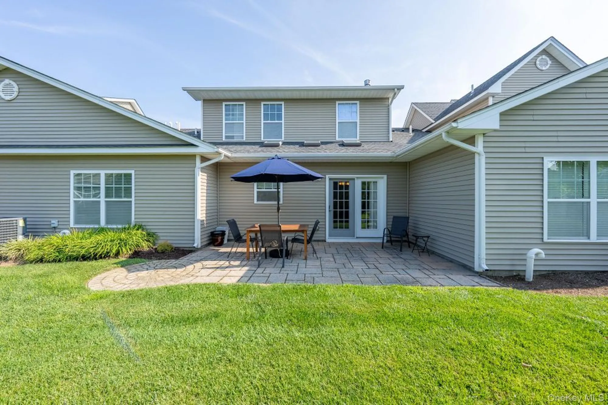 Property Slideshow image 17 of 22 | 18 kennsington ct, Riverhead, NY, 11901