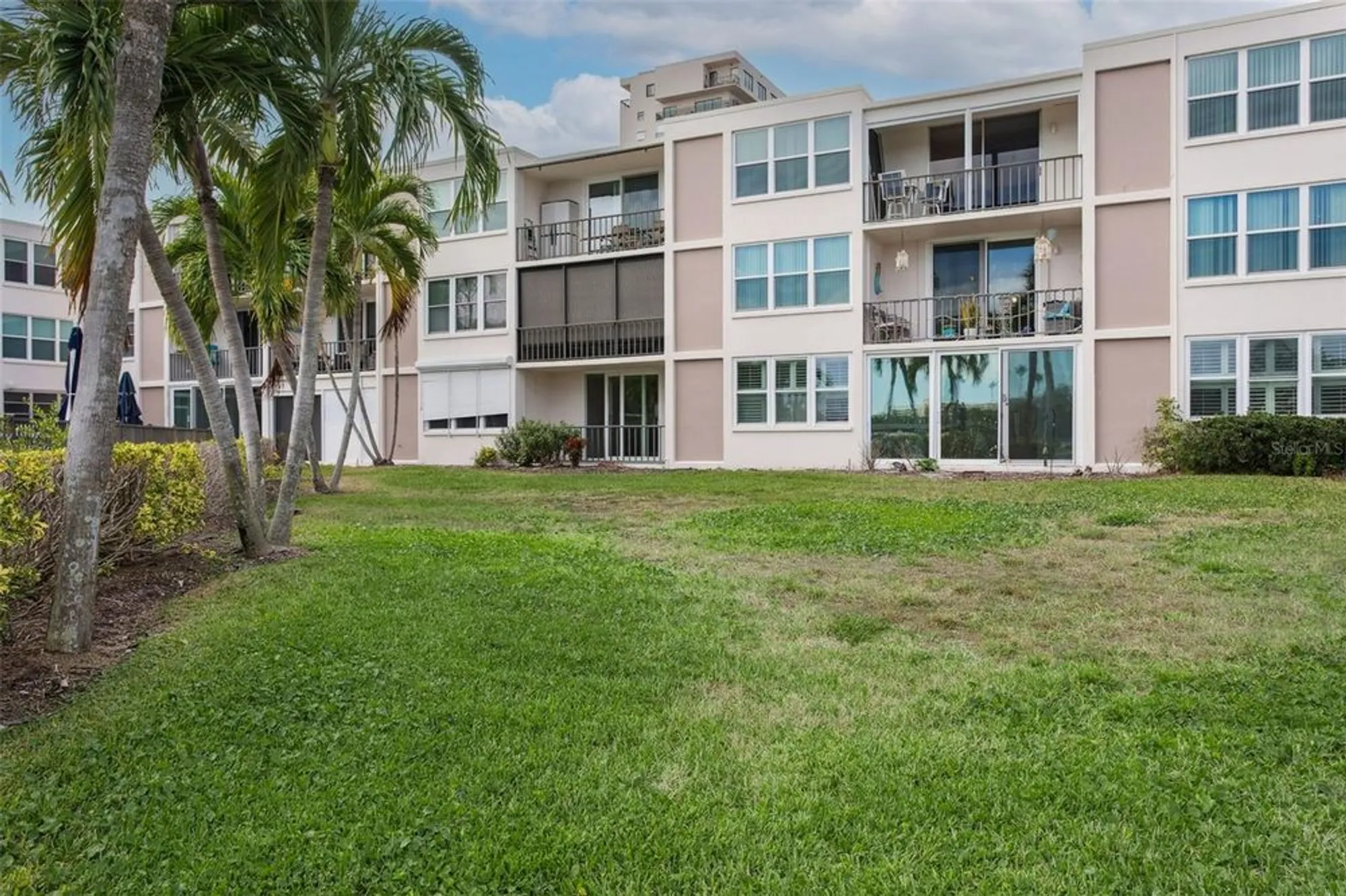 Property Slideshow image 22 of 25 | 7405 bay island dr 123, South Pasadena, FL, 33707