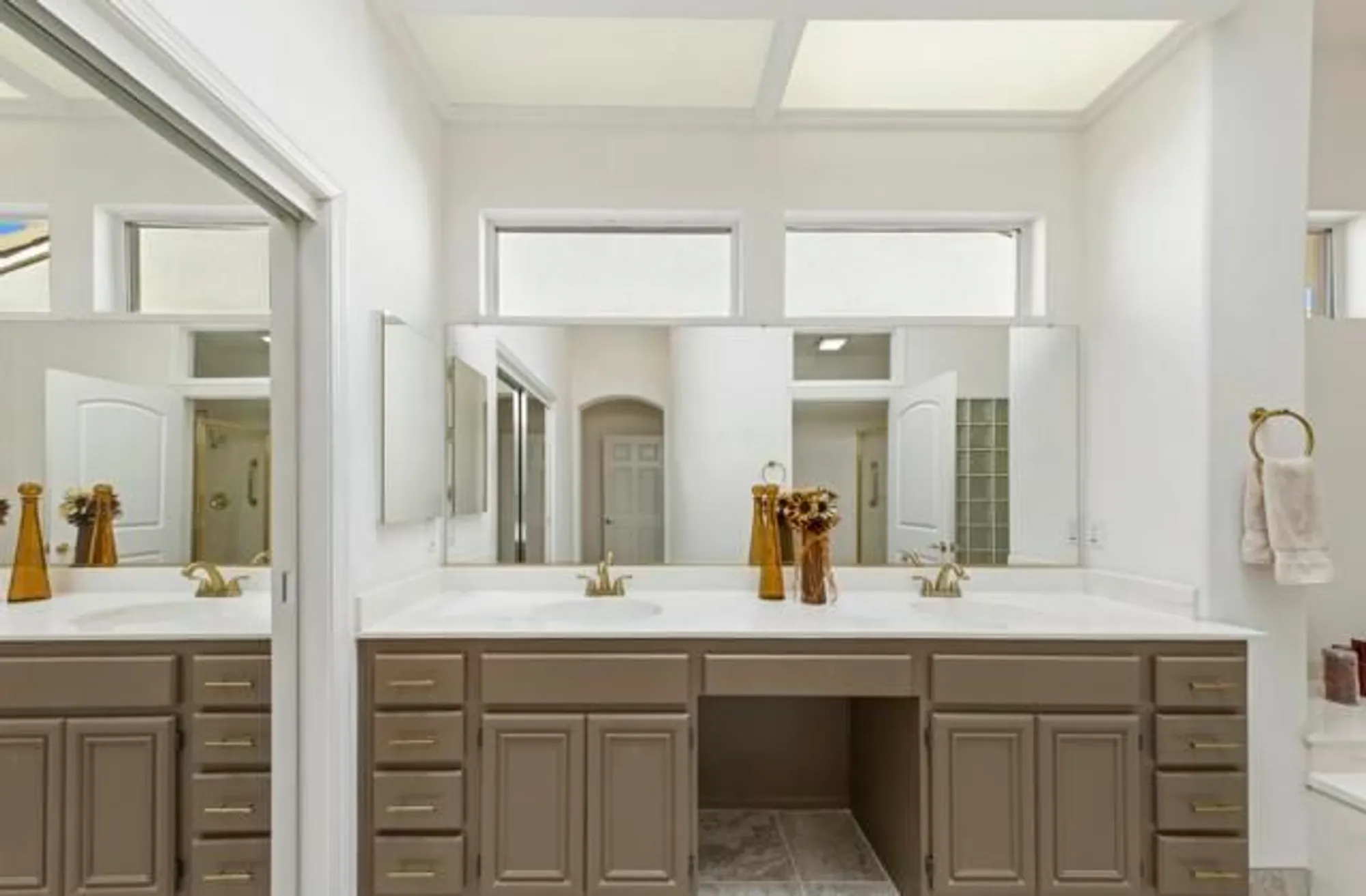 Property Slideshow image 20 of 38 | 38129 grand oaks ave, Palm Desert, CA, 92211