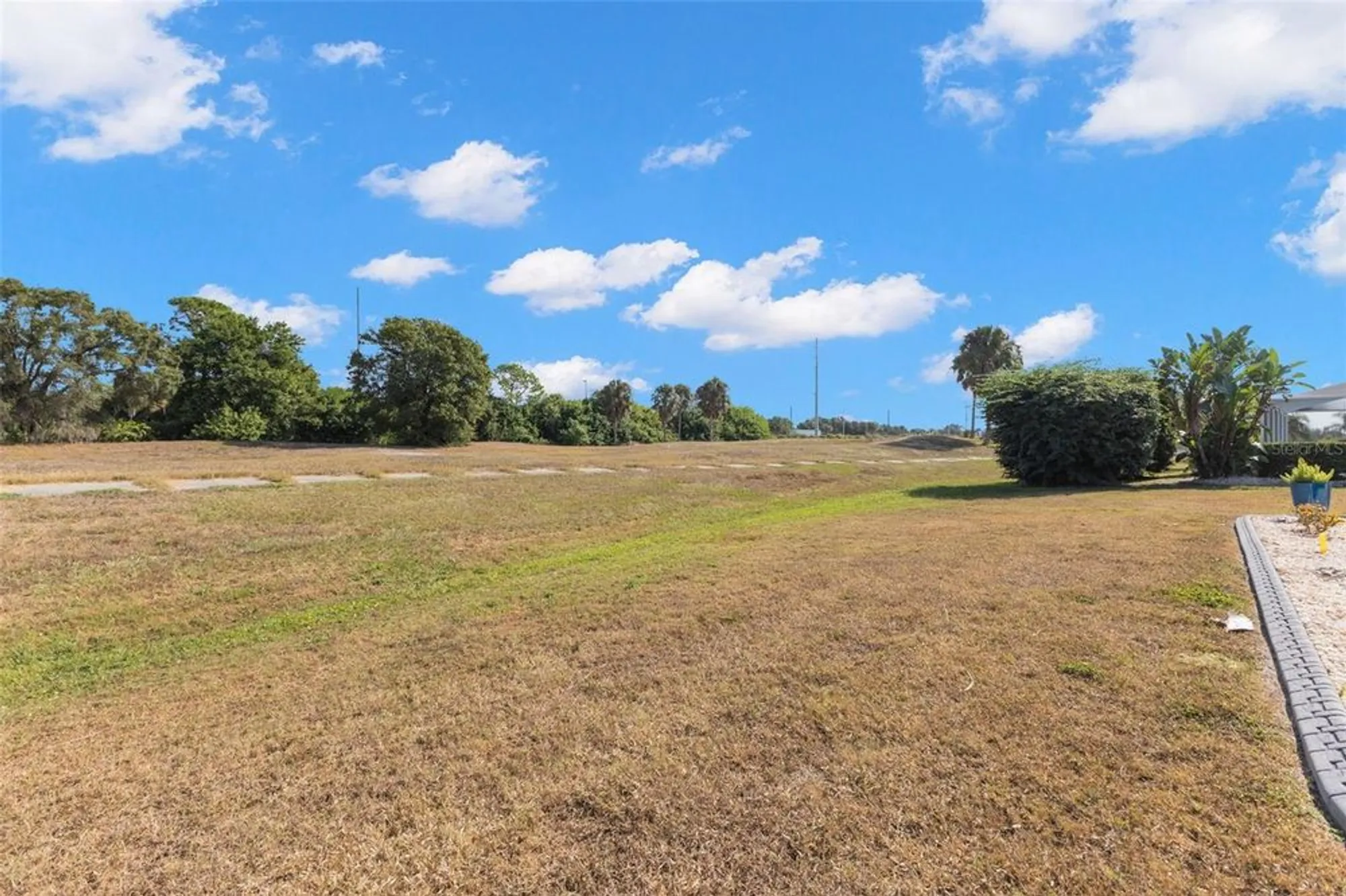 Property Slideshow image 22 of 51 | 1911 e del webb blvd, Sun City Center, FL, 33573