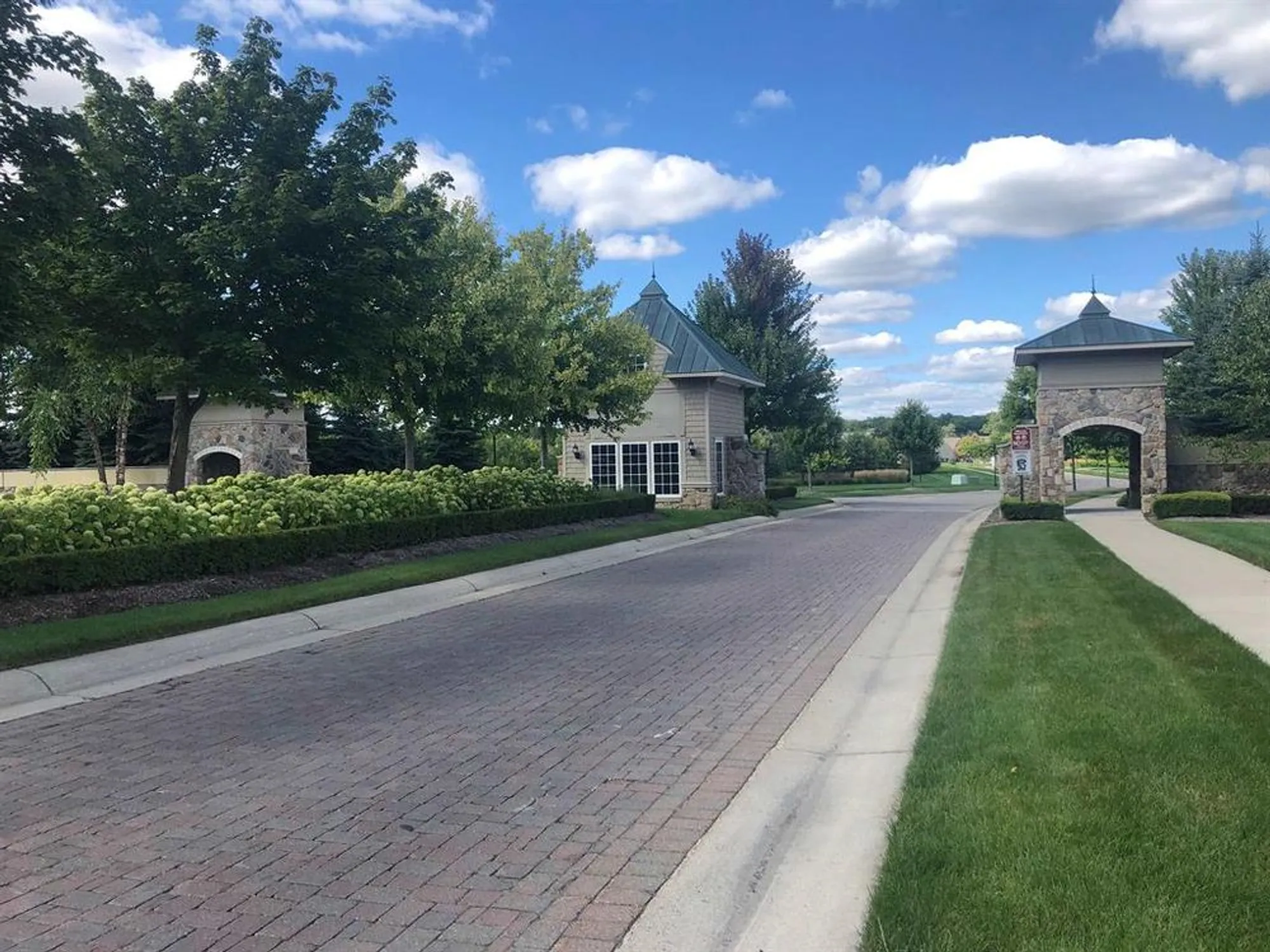 Property Slideshow image 54 of 60 | 9411 saint andrews dr, Grand Blanc, MI, 48439