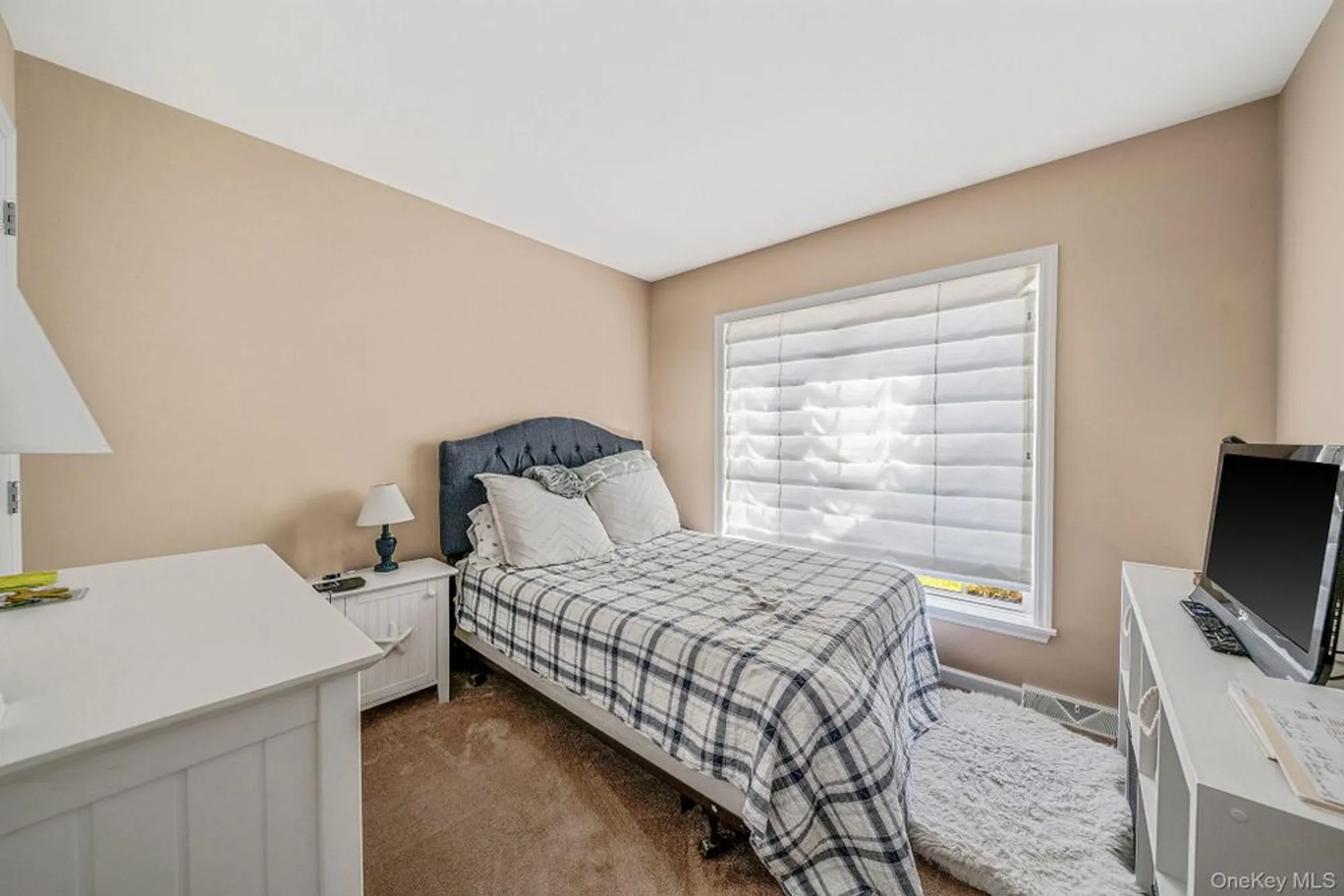 Property Slideshow image 32 of 48 | 1407 middle rd unit 258, Calverton, NY, 11933