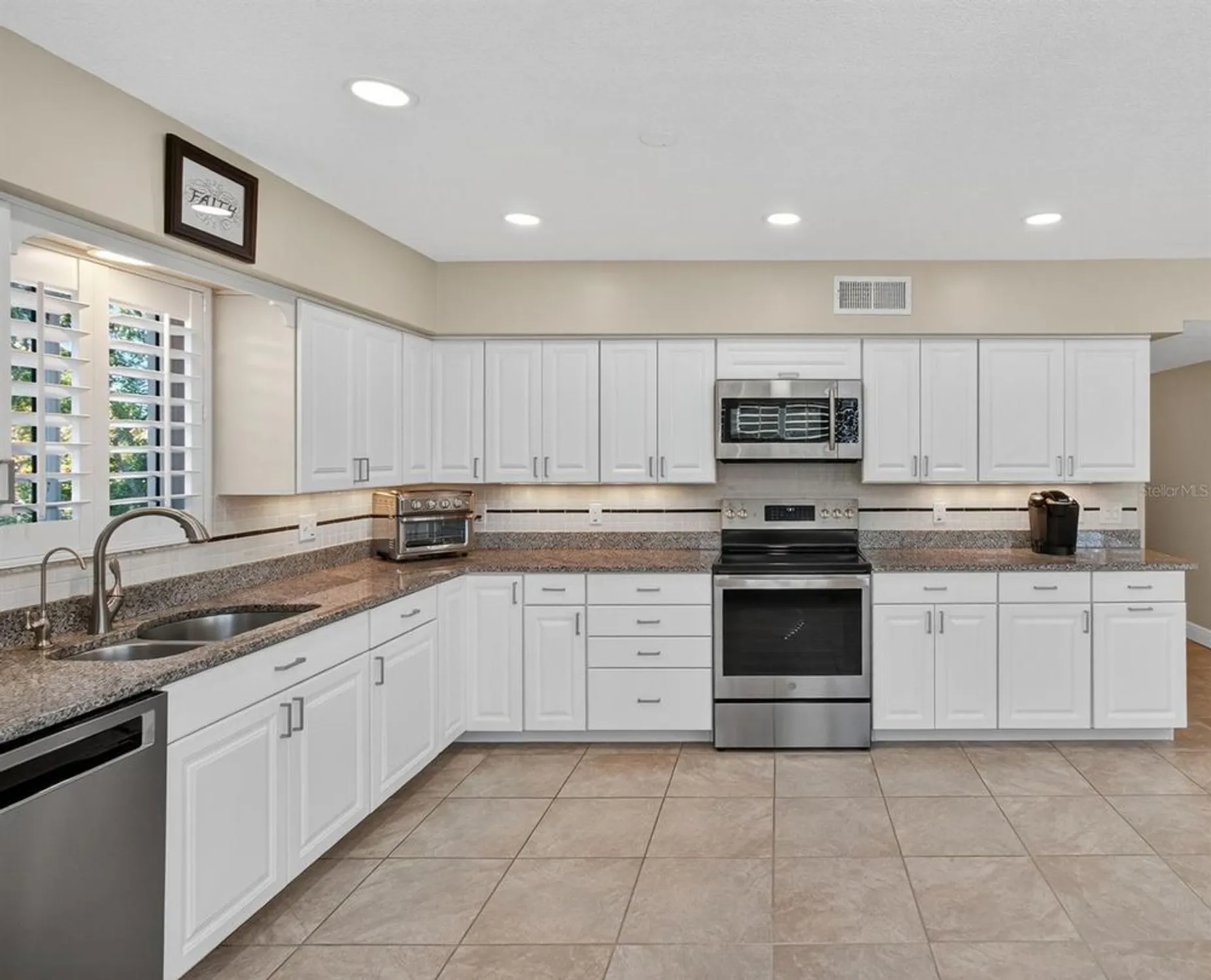 Property Slideshow image 16 of 59 | 2170 americus blvd n apt 70, Clearwater, FL, 33763