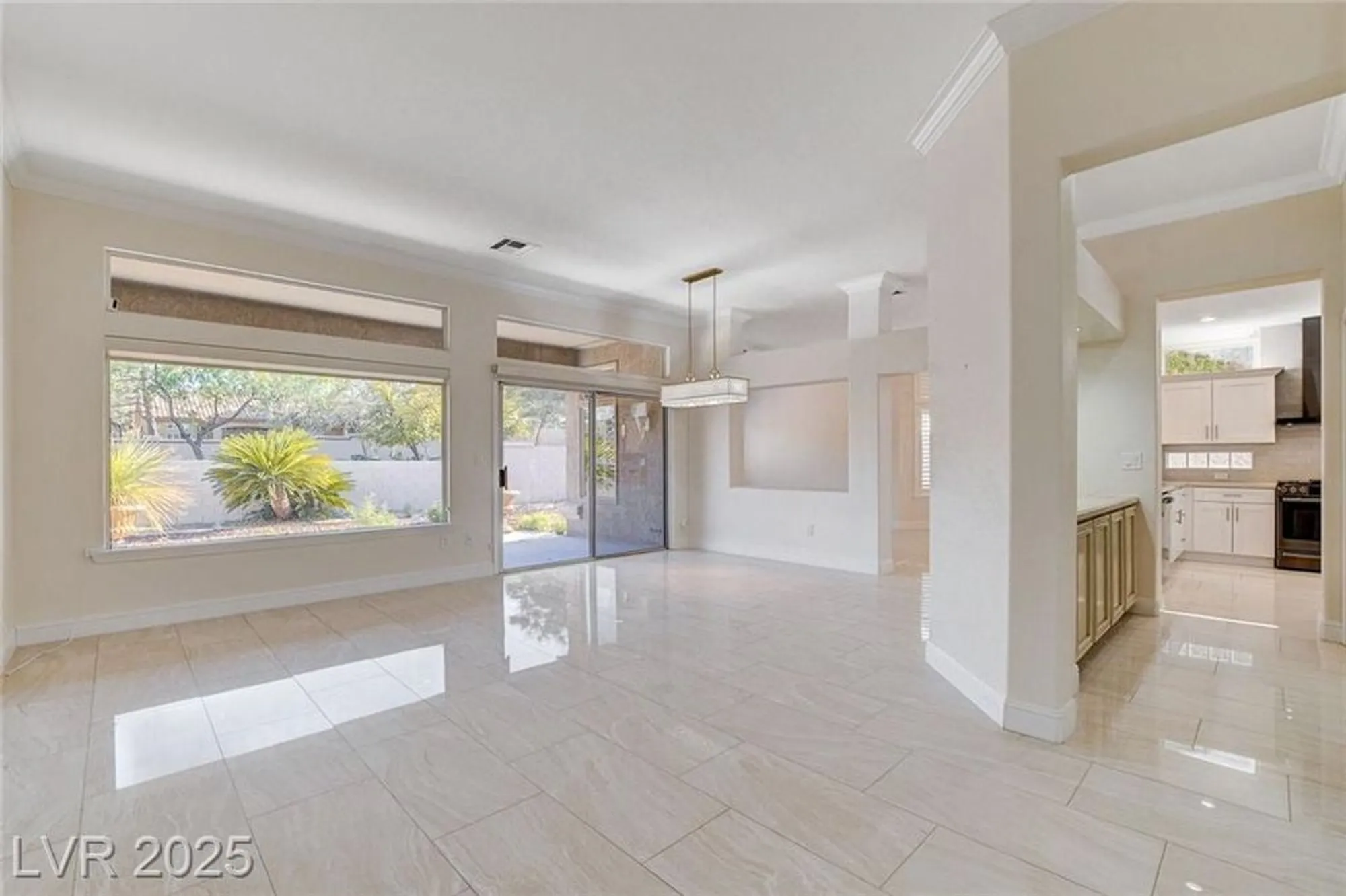 Property Slideshow image 3 of 23 | 10413 broom hill dr, Las Vegas, NV, 89134