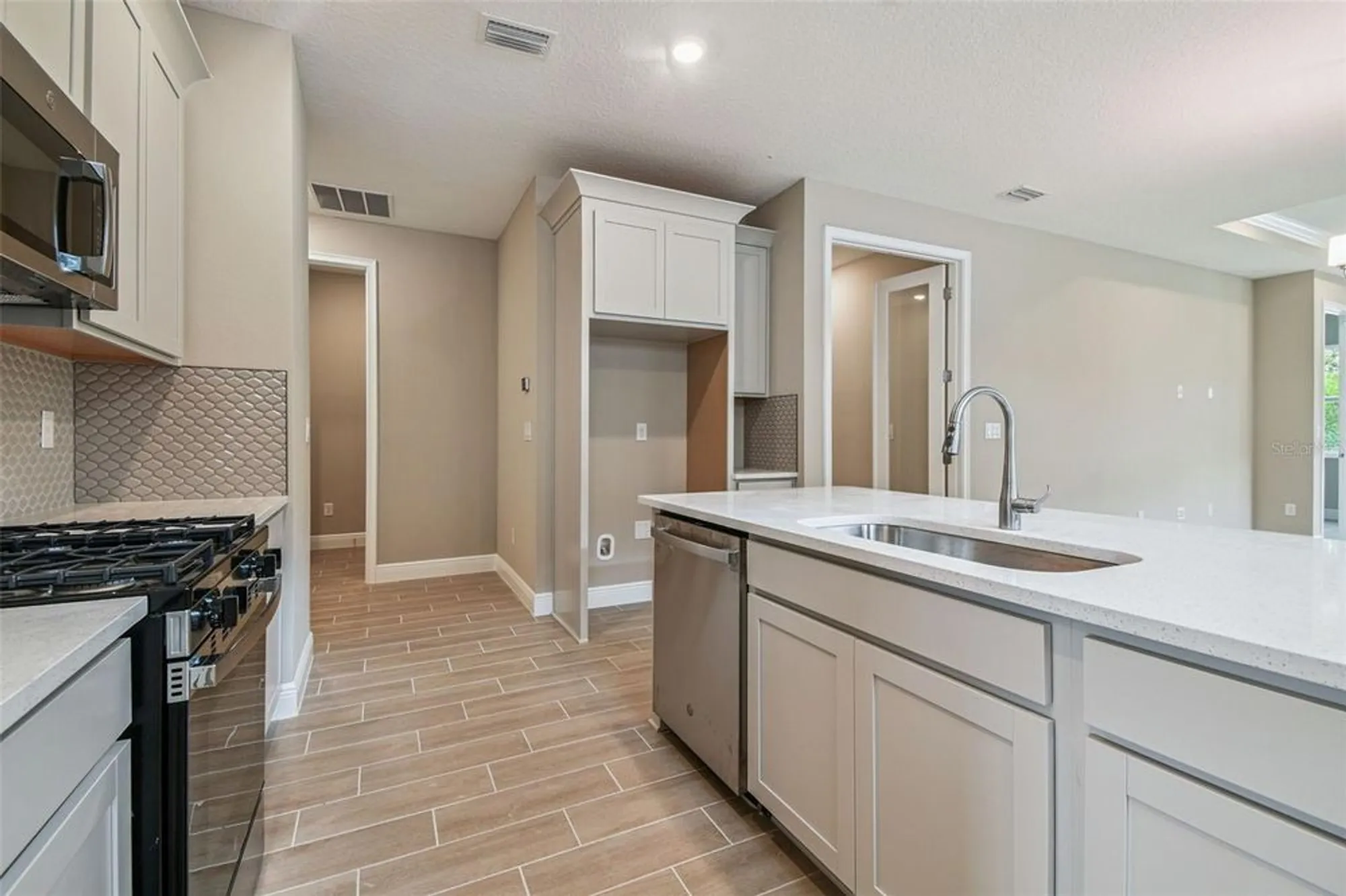 Property Slideshow image 7 of 13 | 3731 nandina cir, Sun City Center, FL, 33573