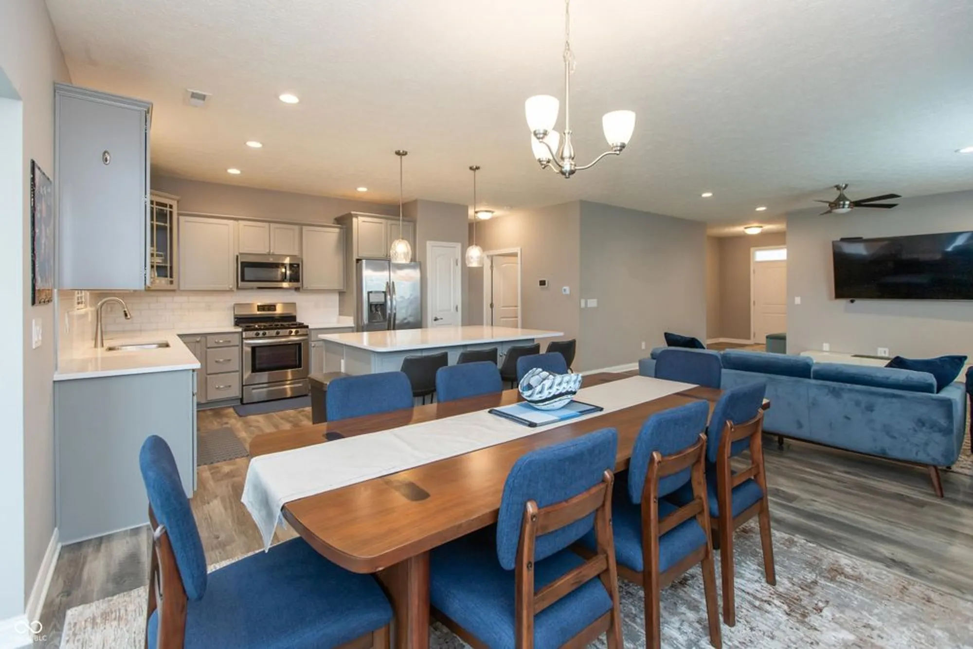 Property Slideshow image 10 of 23 | 253 darrough dr, Greenwood, IN, 46143