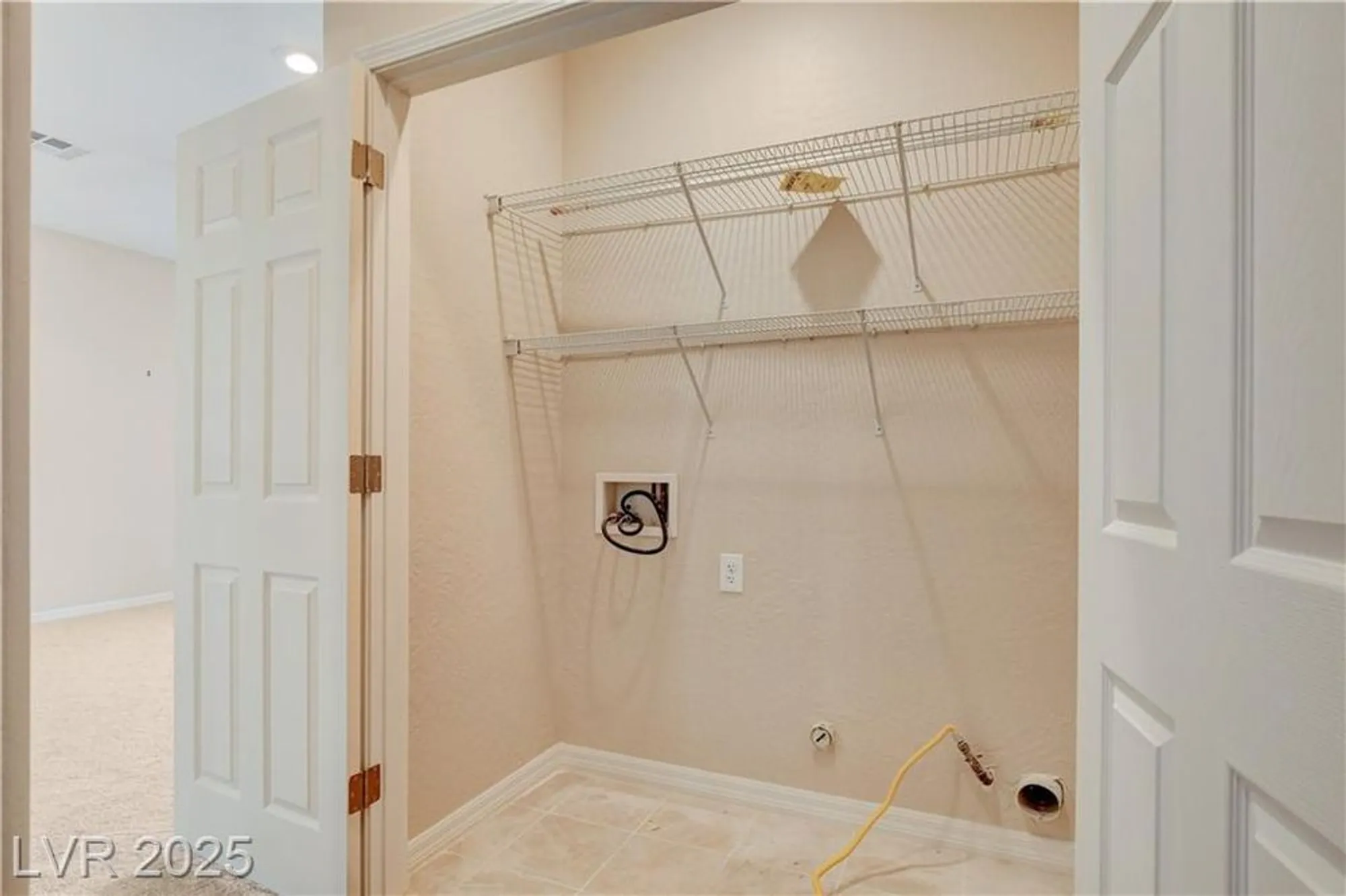 Property Slideshow image 9 of 19 | 2554 crater rock st, Henderson, NV, 89044