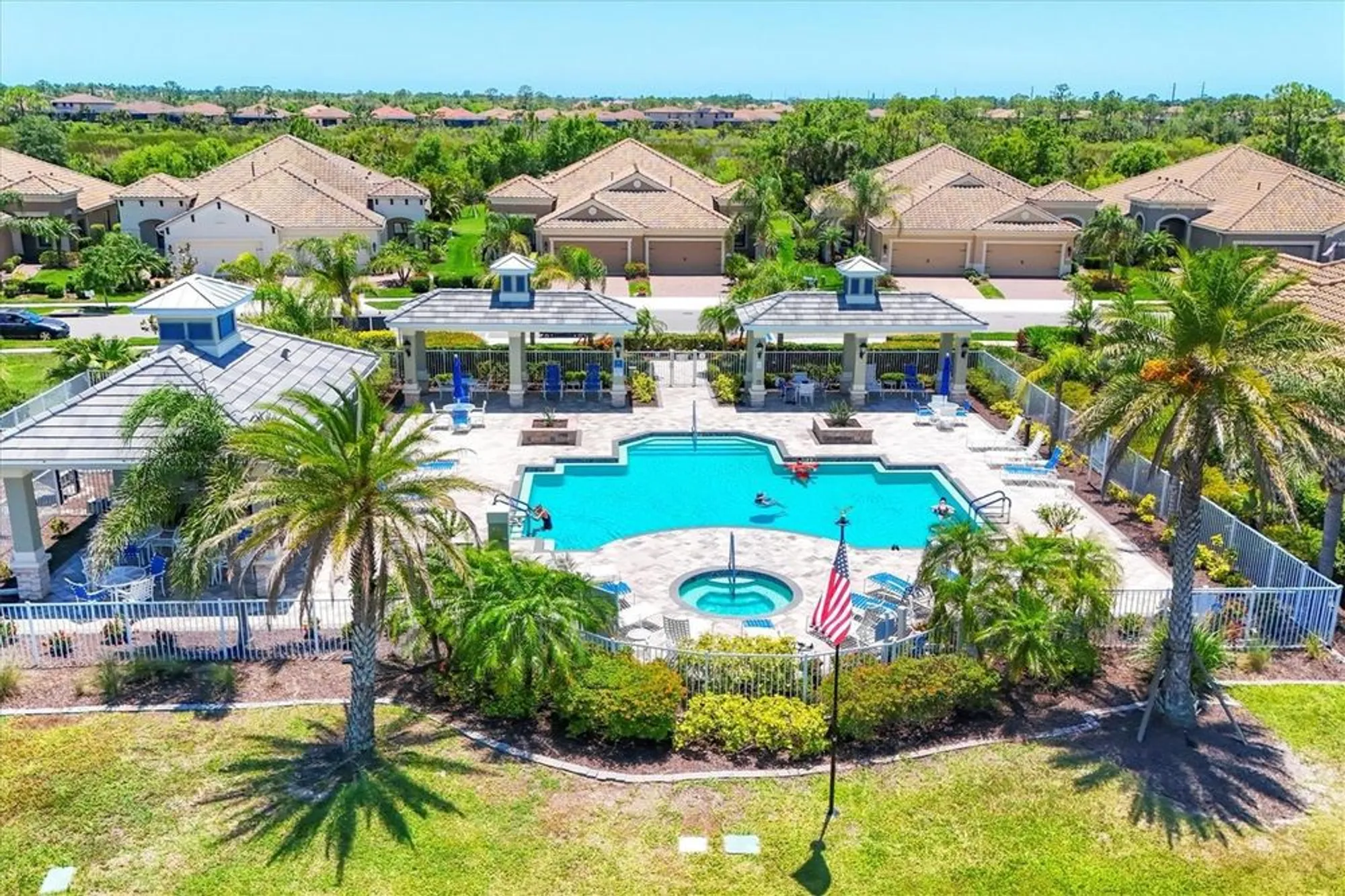 Property Slideshow image 38 of 55 | 21649 avon park ct, Venice, FL, 34293