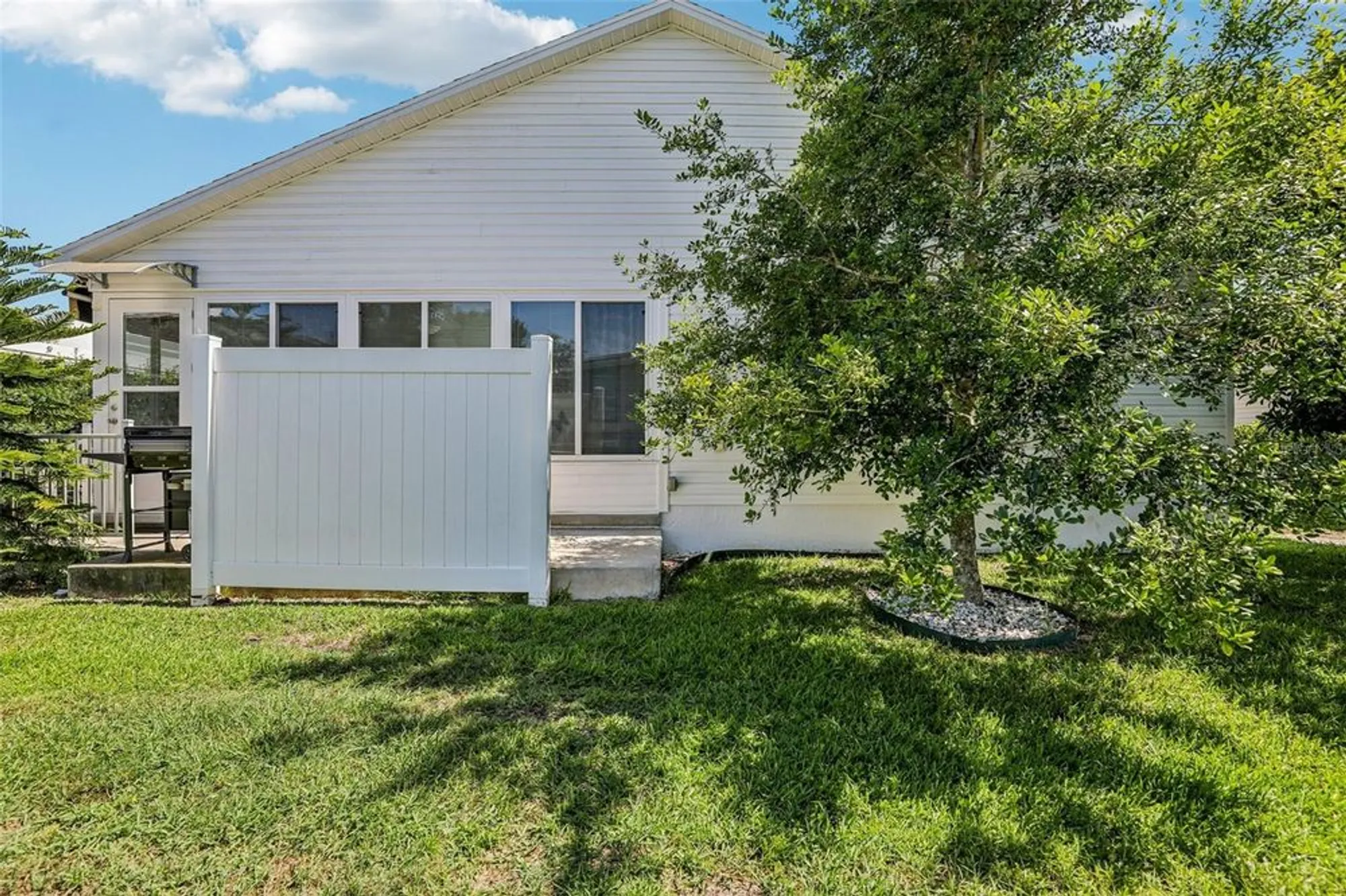 Property Slideshow image 37 of 57 | 703 royal palm ave, Lady Lake, FL, 32159