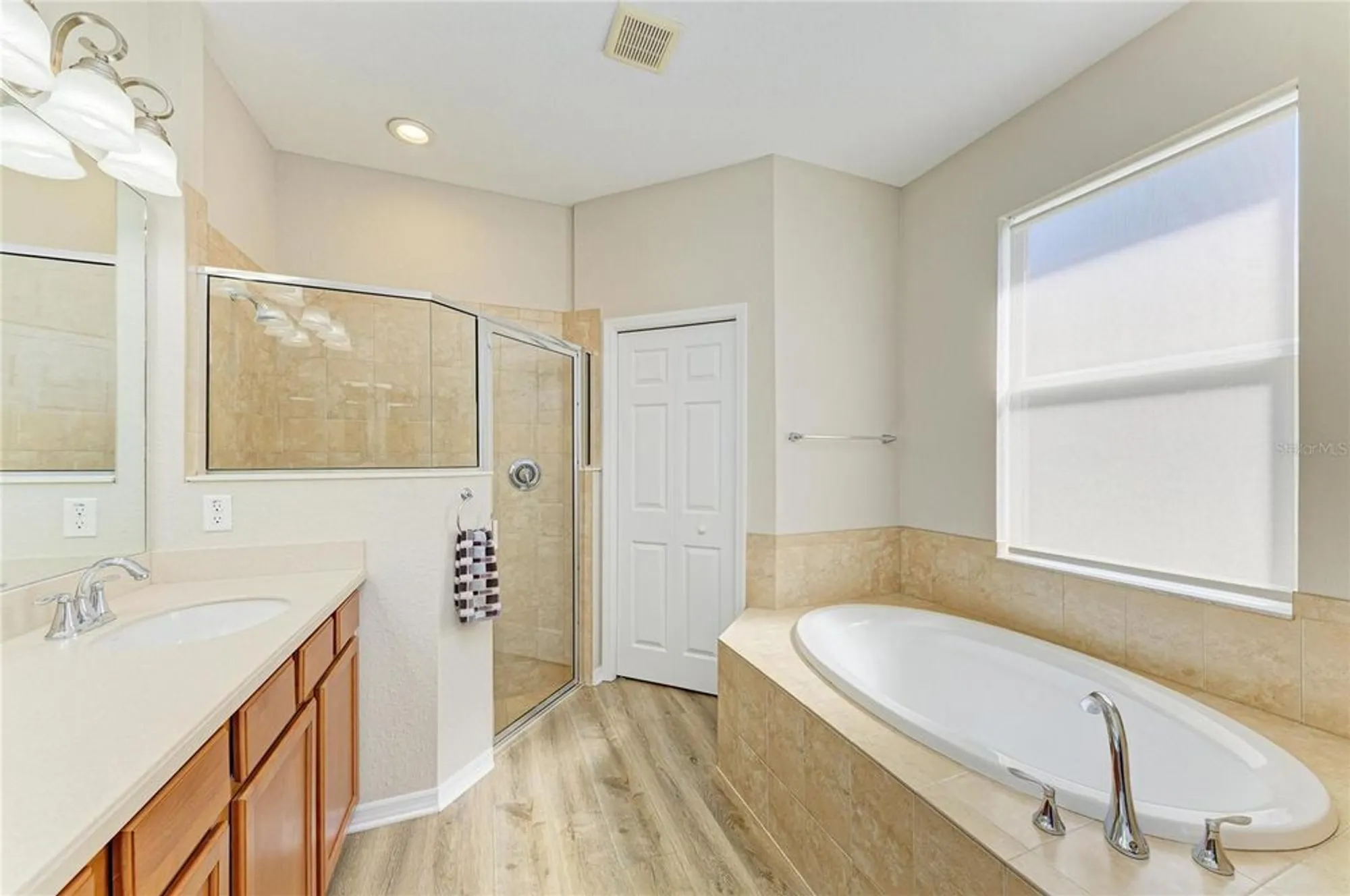 Property Slideshow image 28 of 63 | 350 river enclave ct, Bradenton, FL, 34212