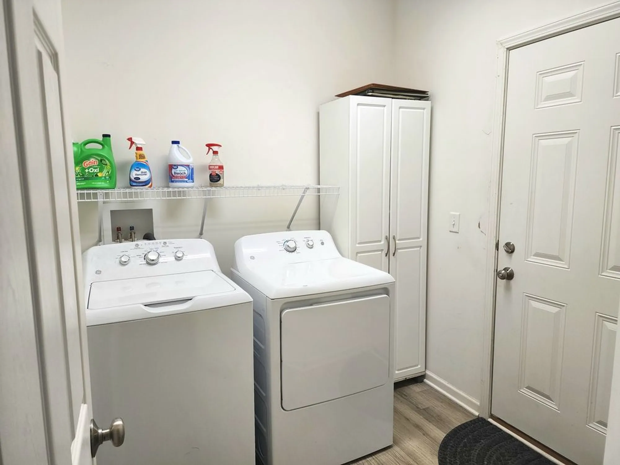 Property Slideshow image 23 of 29 | 2003 magenta ln, Algonquin, IL, 60102