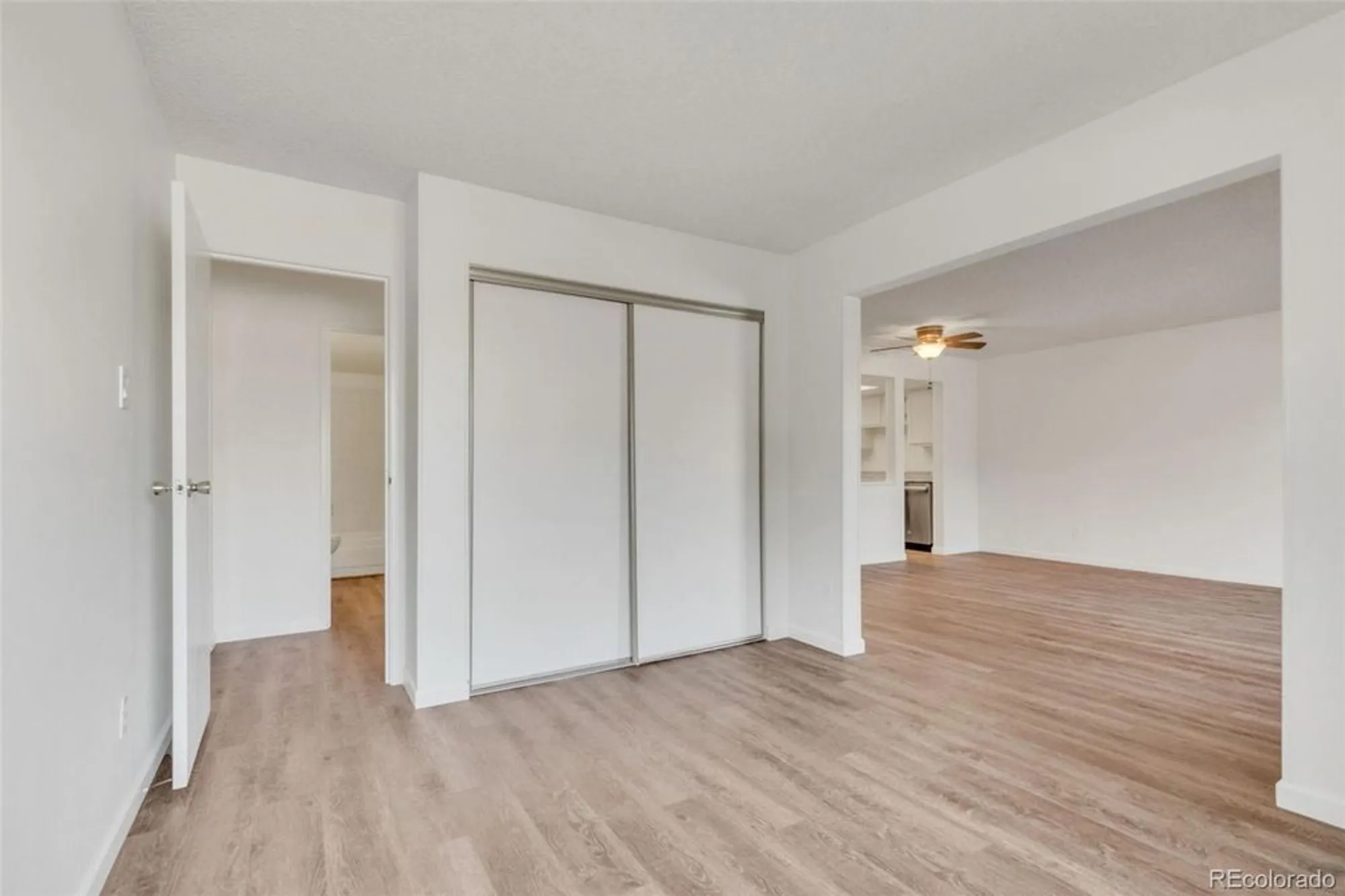 Property Slideshow image 11 of 40 | 13992 e marina dr 109, Aurora, CO, 80014