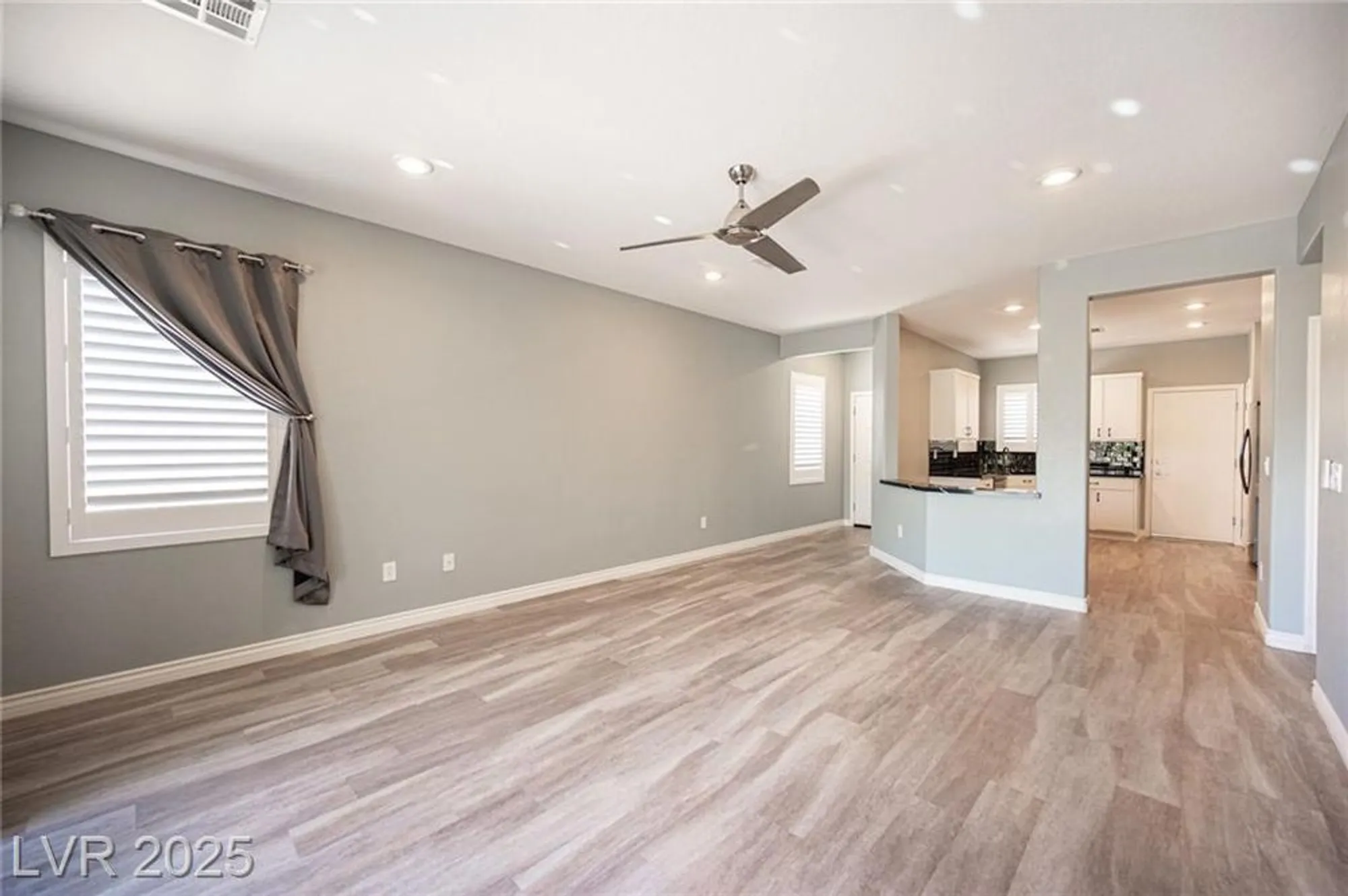 Property Slideshow image 5 of 43 | 2545 divine sky dr, Henderson, NV, 89044