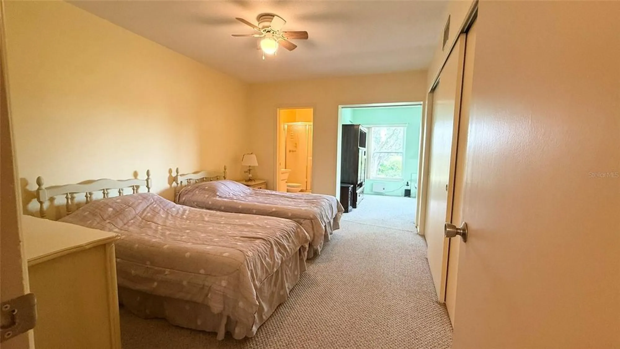 Property Slideshow image 17 of 33 | 2460 canadian way 48, Clearwater, FL, 33763