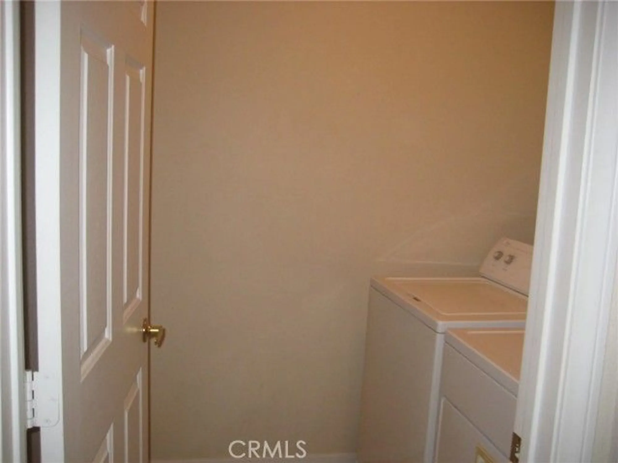 Property Slideshow image 14 of 41 | 19058 pamela ln, Apple Valley, CA, 92308