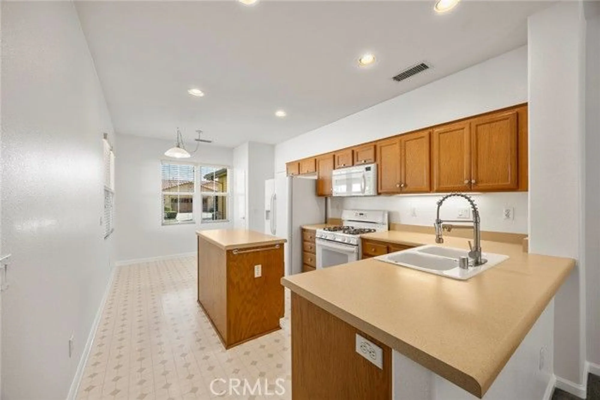 Property Slideshow image 6 of 28 | 24649 hatton ln, Corona, CA, 92883