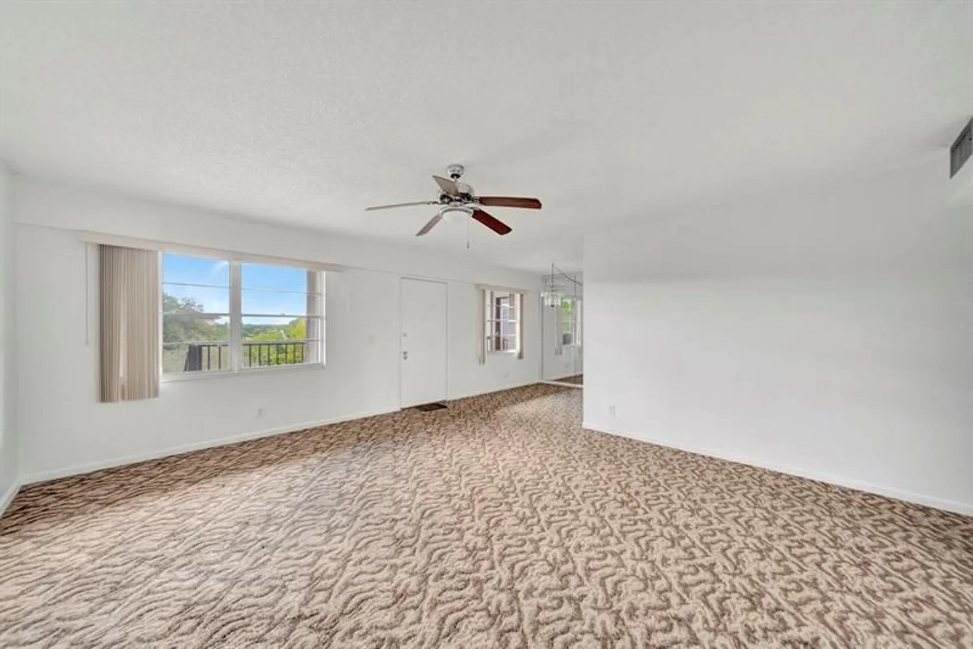 Property Slideshow image 26 of 56 | 13250 sw 7th ct apt 402l, Pembroke Pines, FL, 33027