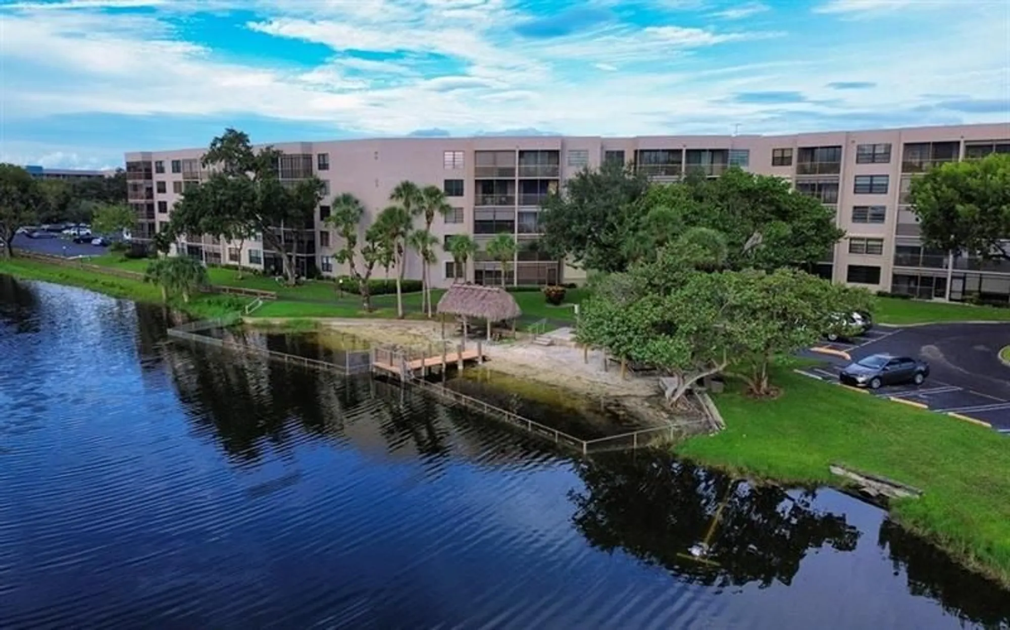 Property Slideshow image 31 of 60 | 900 colony point cir 407, Pembroke Pines, FL, 33026