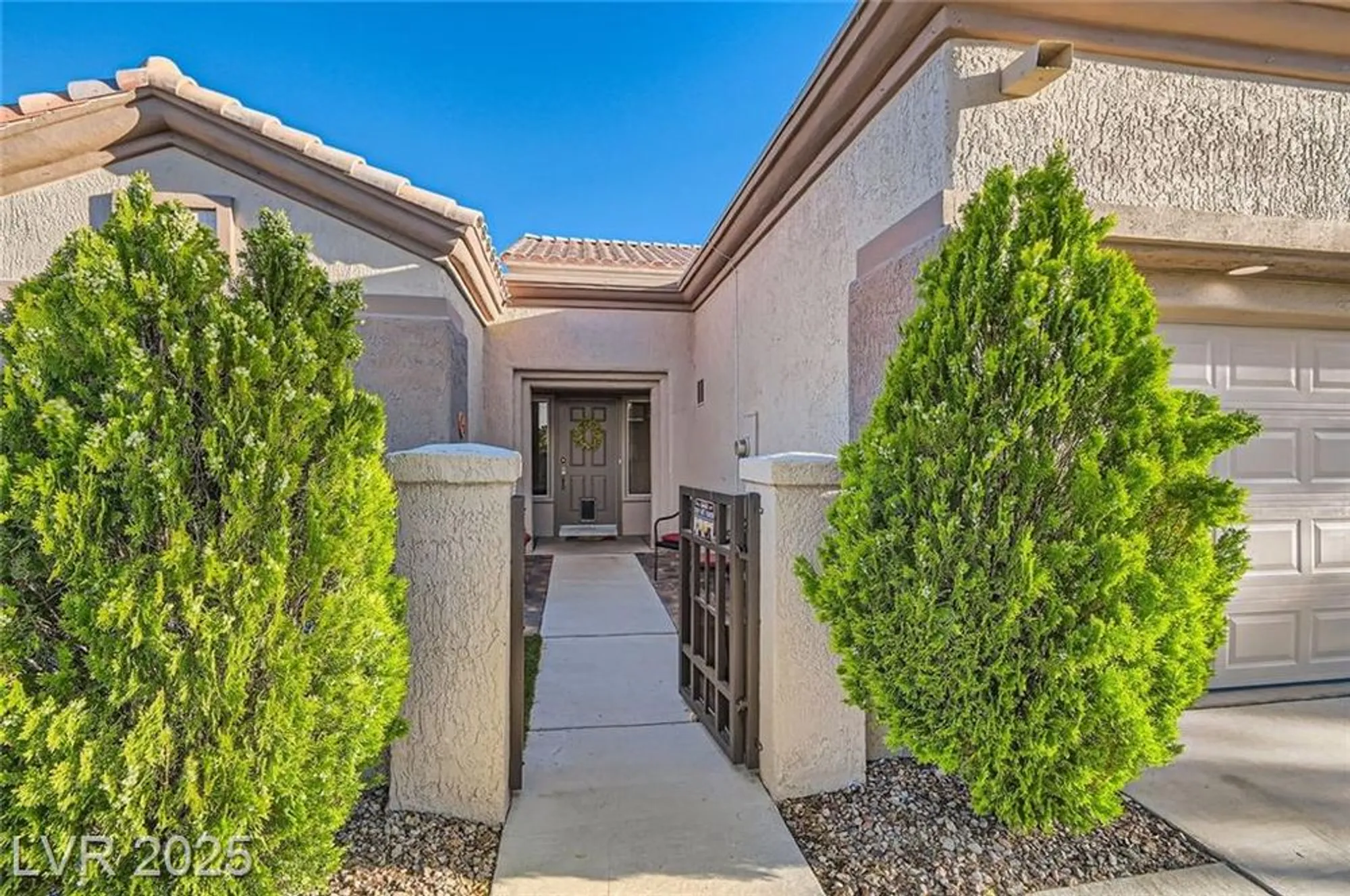 Property Slideshow image 26 of 36 | 10309 broom hill dr, Las Vegas, NV, 89134