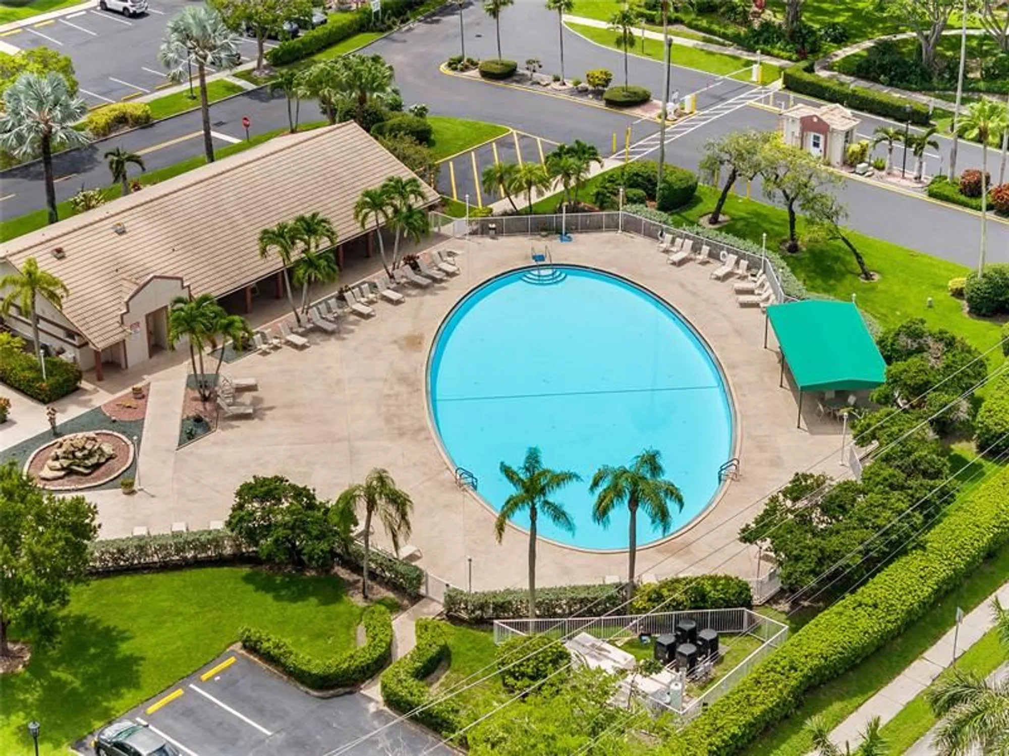 Property Slideshow image 34 of 35 | 7427 n devon dr 108, Tamarac, FL, 33321