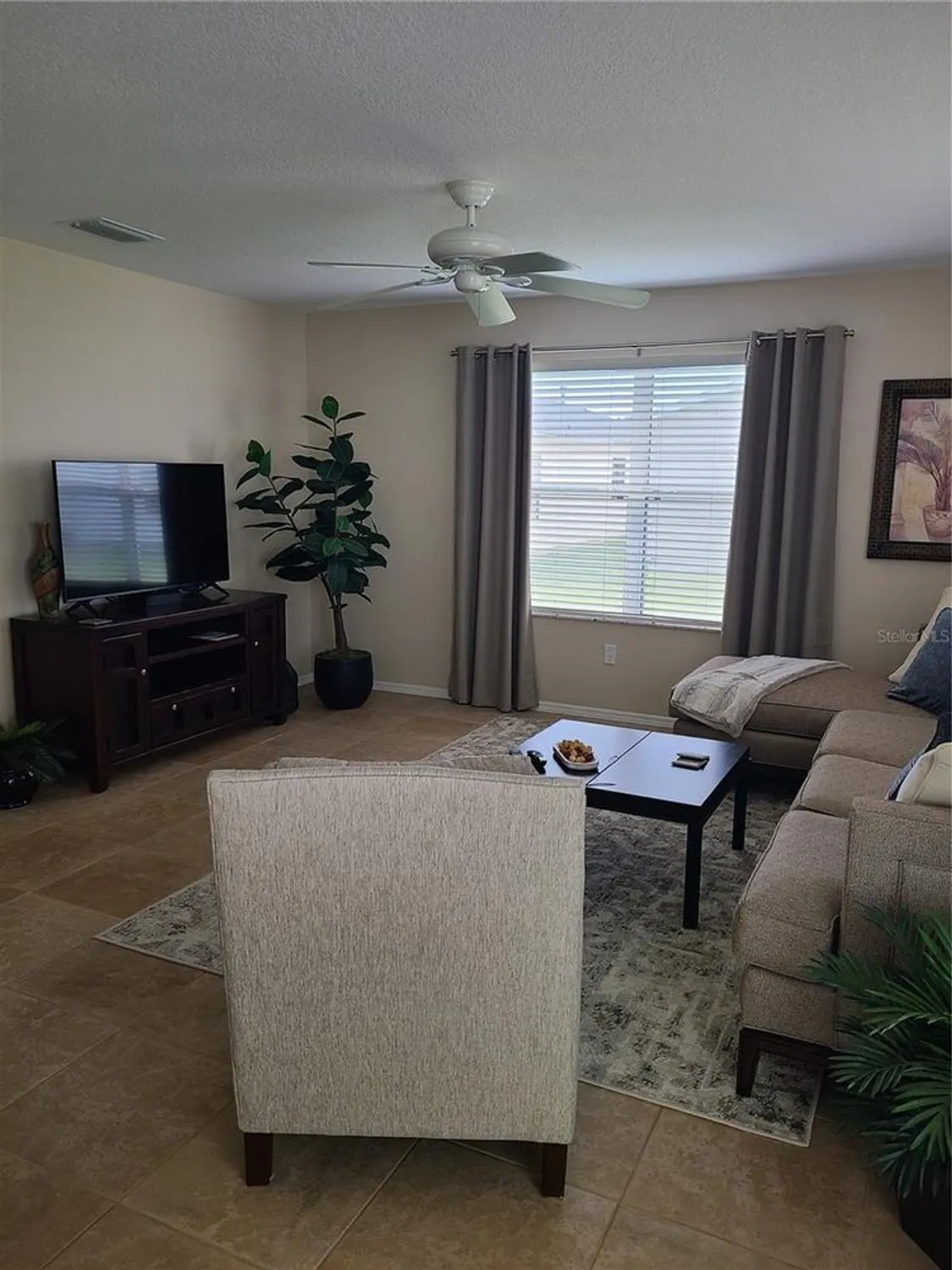 Property Slideshow image 5 of 16 | 420 canterbury ct, The Villages, FL, 32162
