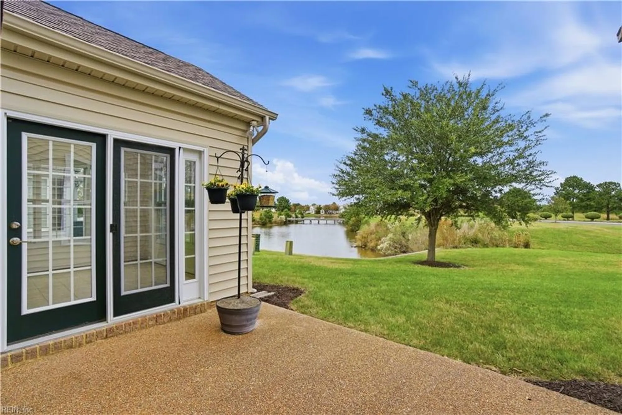 Property Slideshow image 2 of 50 | 502 dunning ln, Chesapeake, VA, 23322