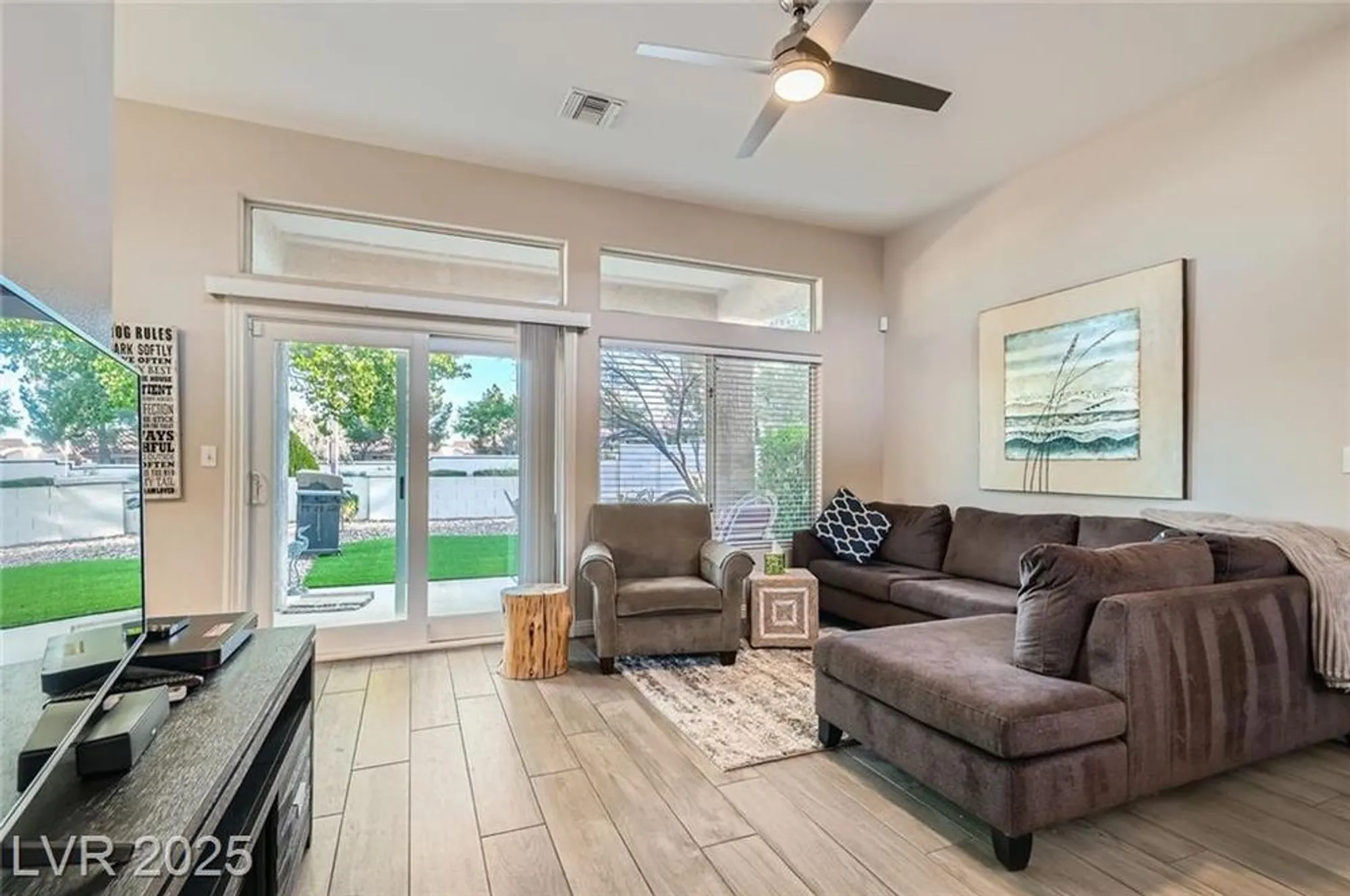 Property Slideshow image 11 of 36 | 10309 broom hill dr, Las Vegas, NV, 89134